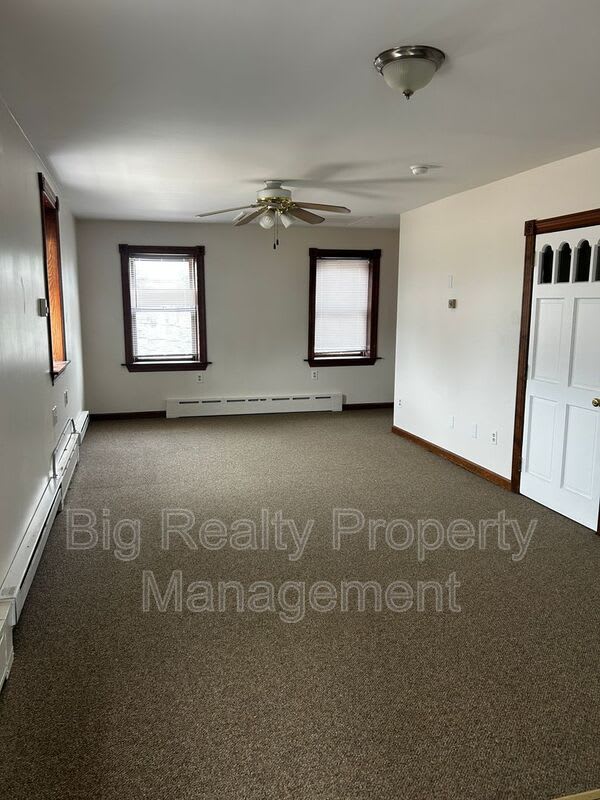358 Hall St – photo 1 of 7