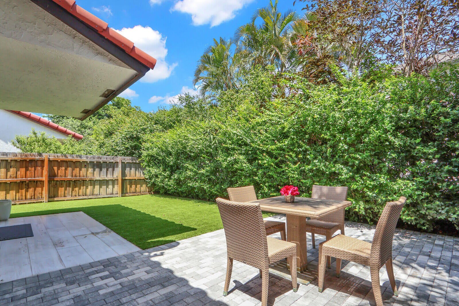 13483 FOUNTAIN VIEW Boulevard – photo 1
