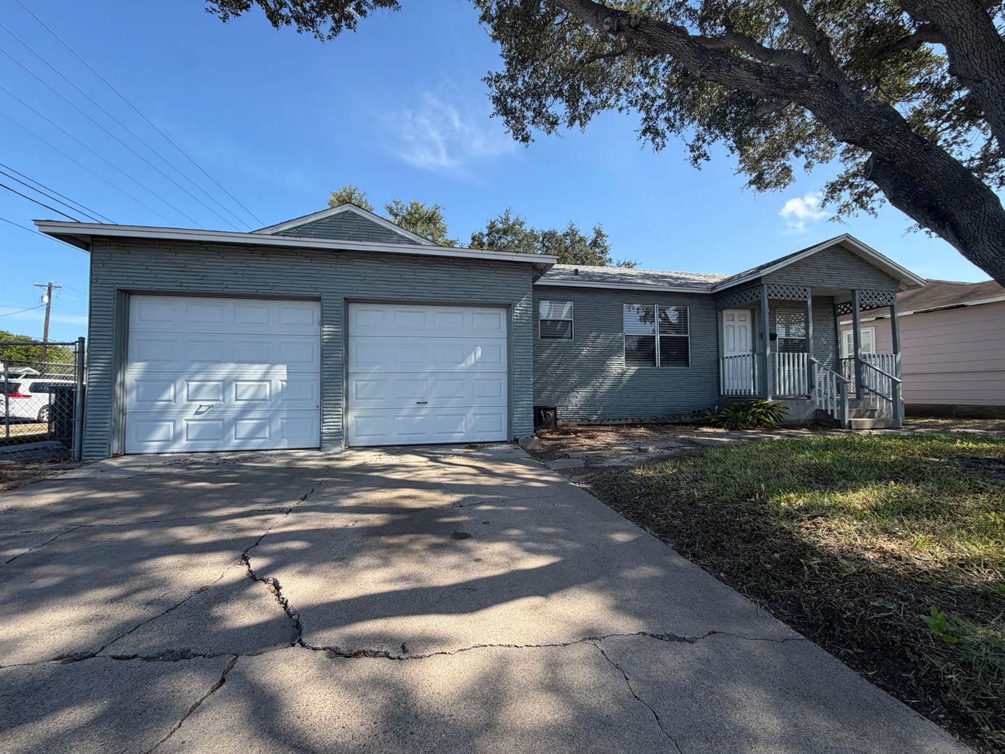 3 BEDROOM 2 BATH IN COLLIER PARK – photo 1