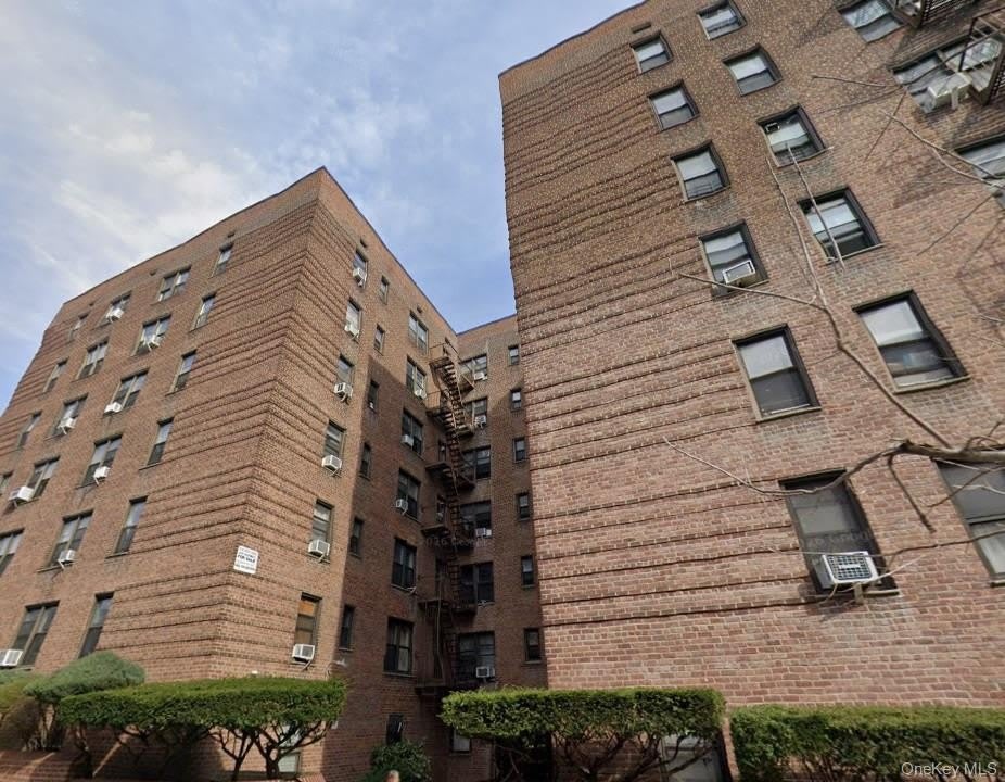 83-60 Vietor Avenue – photo 1