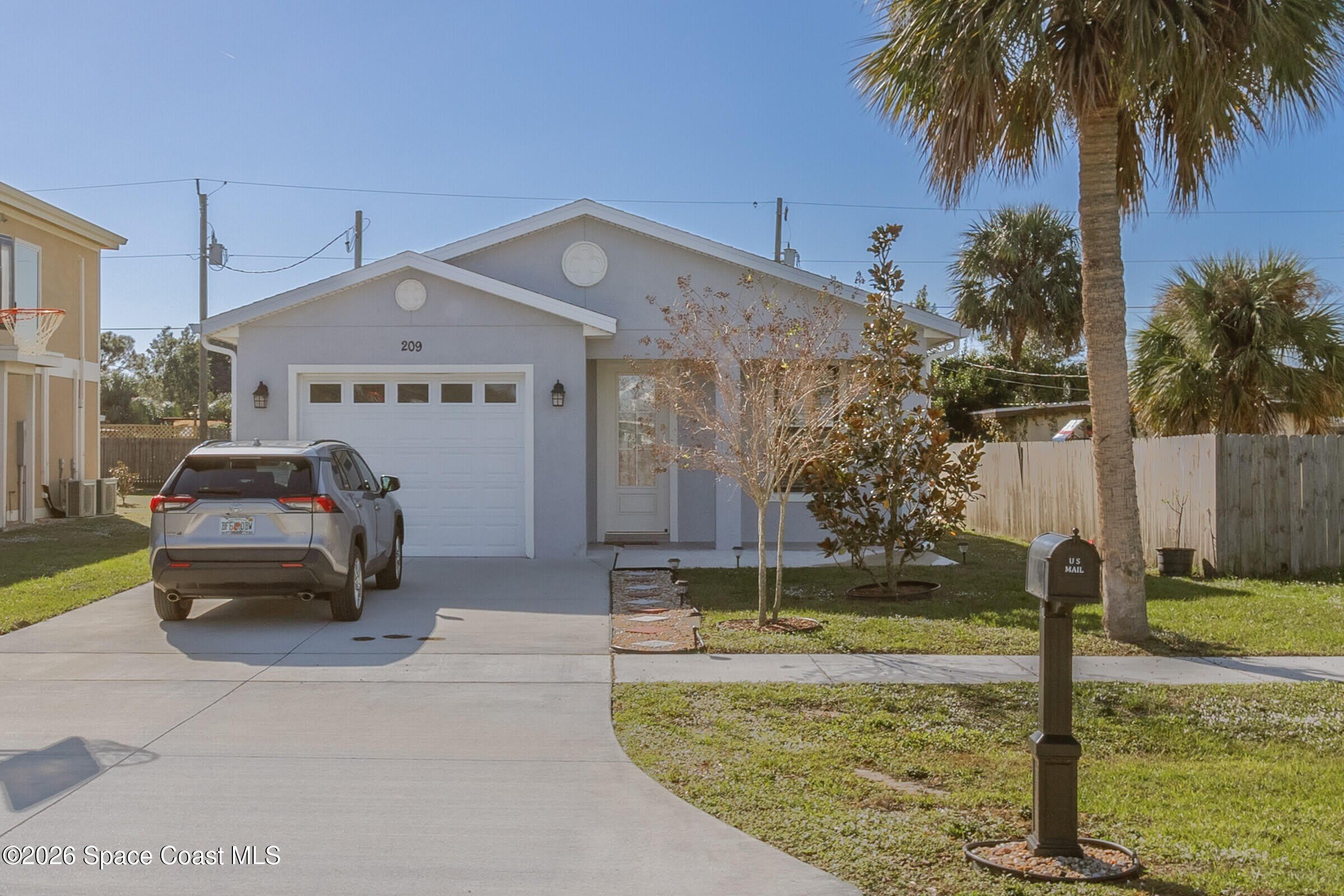 209 E Avenue B – photo 1