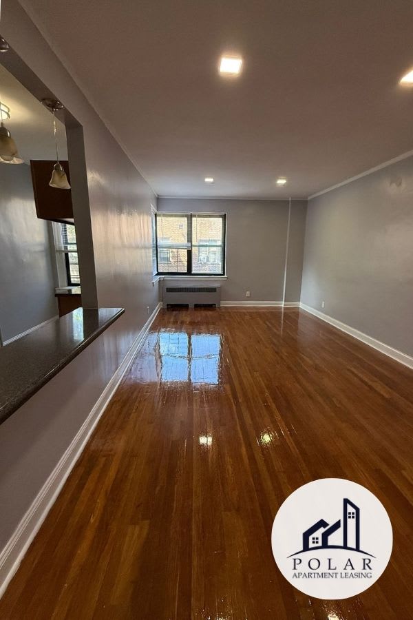 33 S Munn Ave – photo 1 of 7