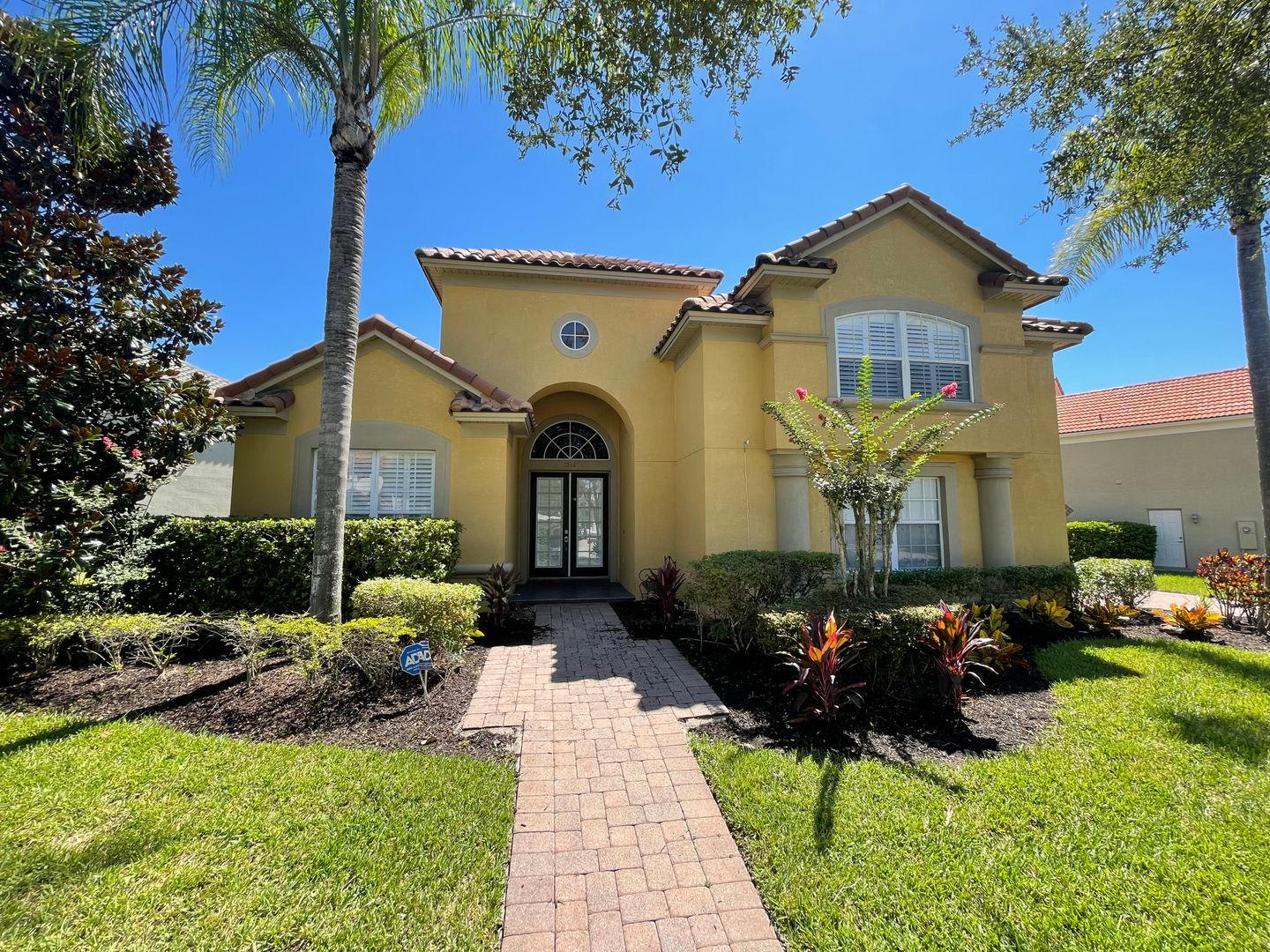 Luxury 5 Bedroom Home In Gated Whitney Isles At Belmere Fenced Yard – photo 1