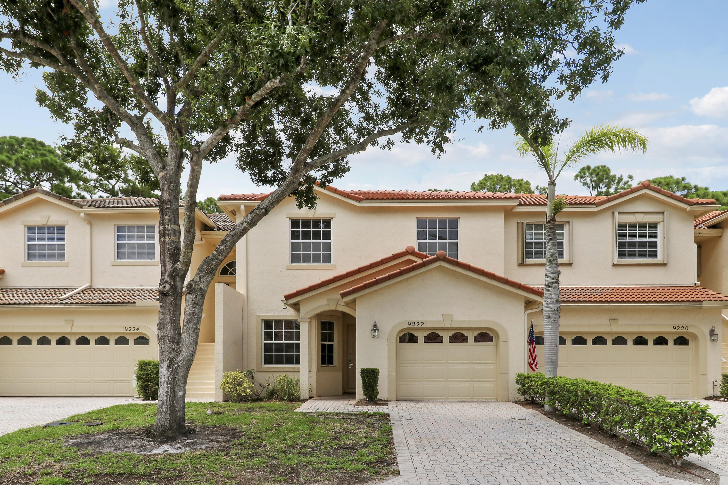 9222 Wentworth Lane – photo 1