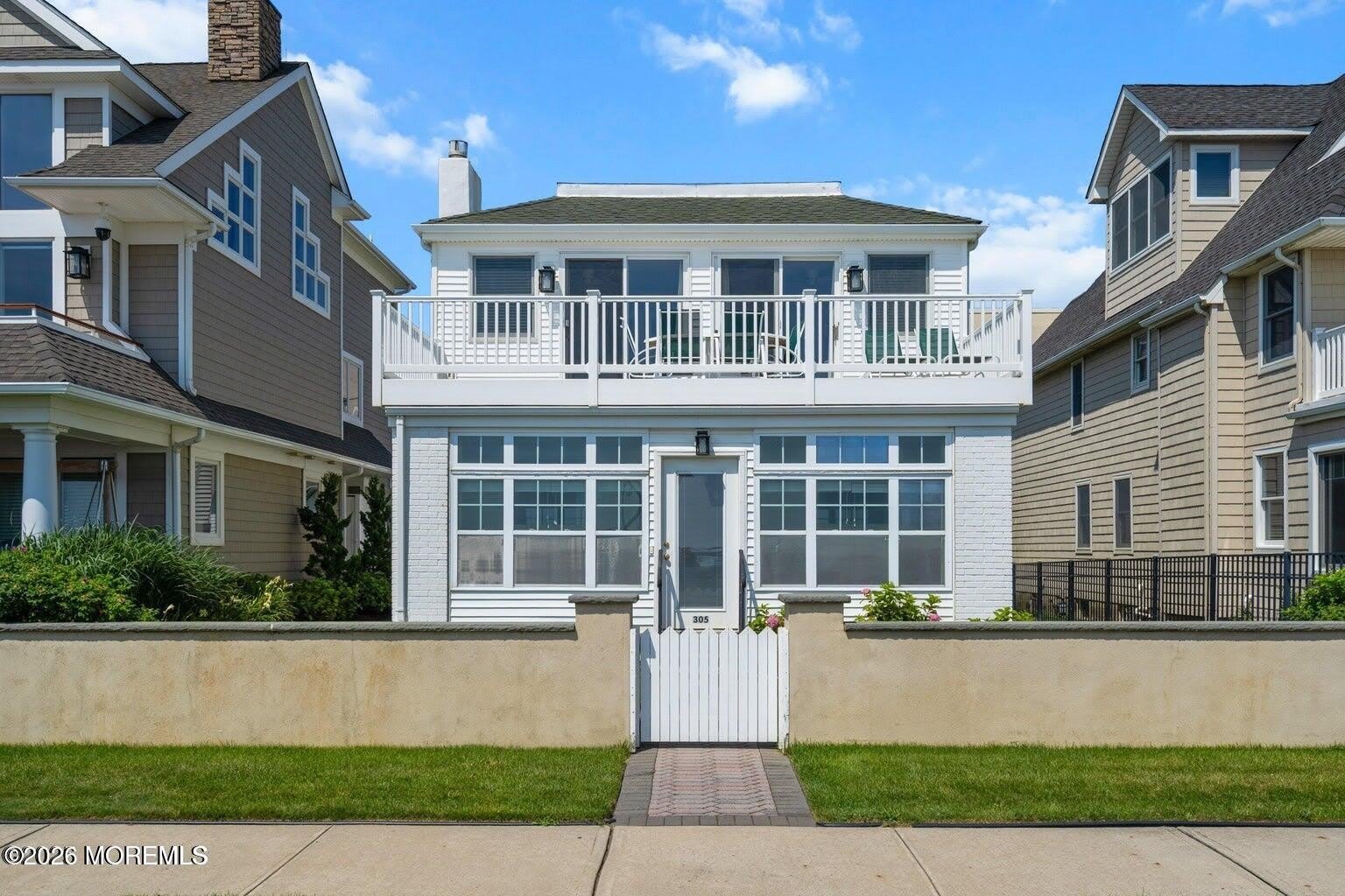 305 Ocean Avenue N – photo 1