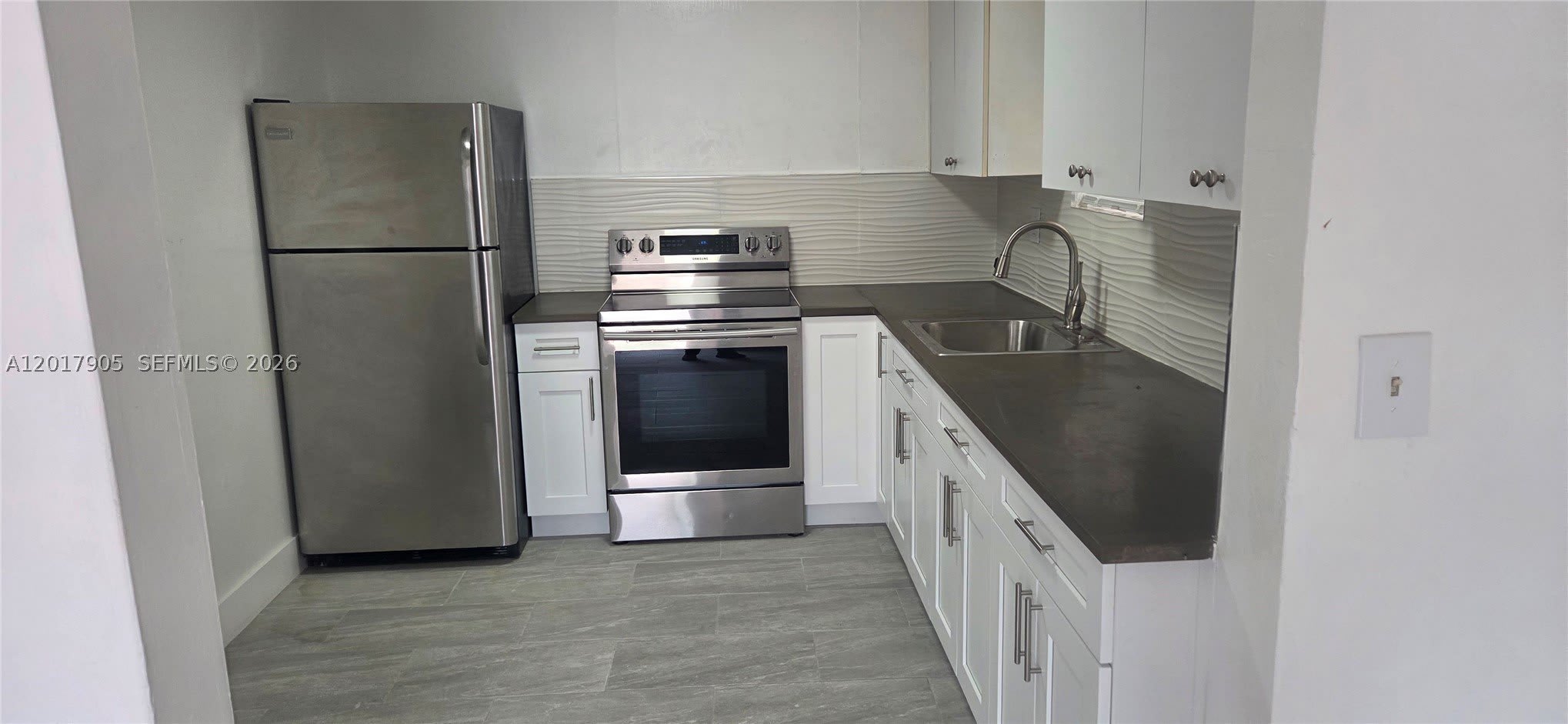 2761 NW 16th Ter – photo 1