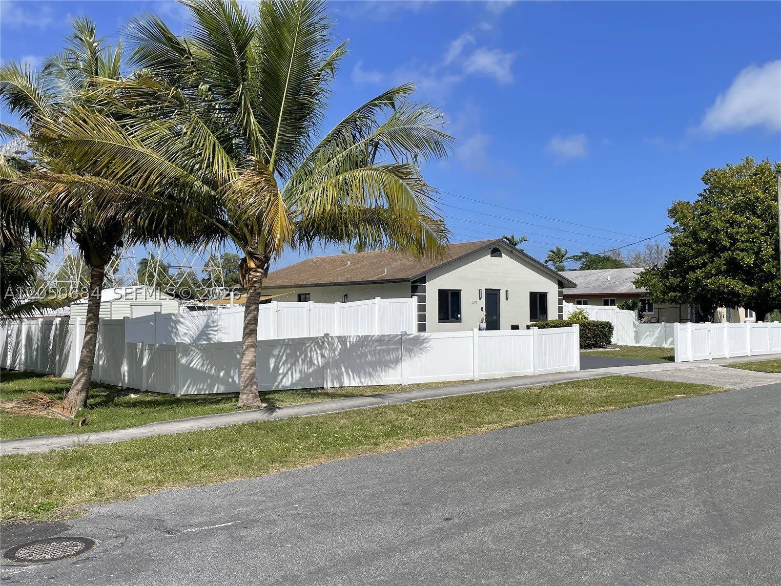 1370 NW 3rd St – photo 1 of 38