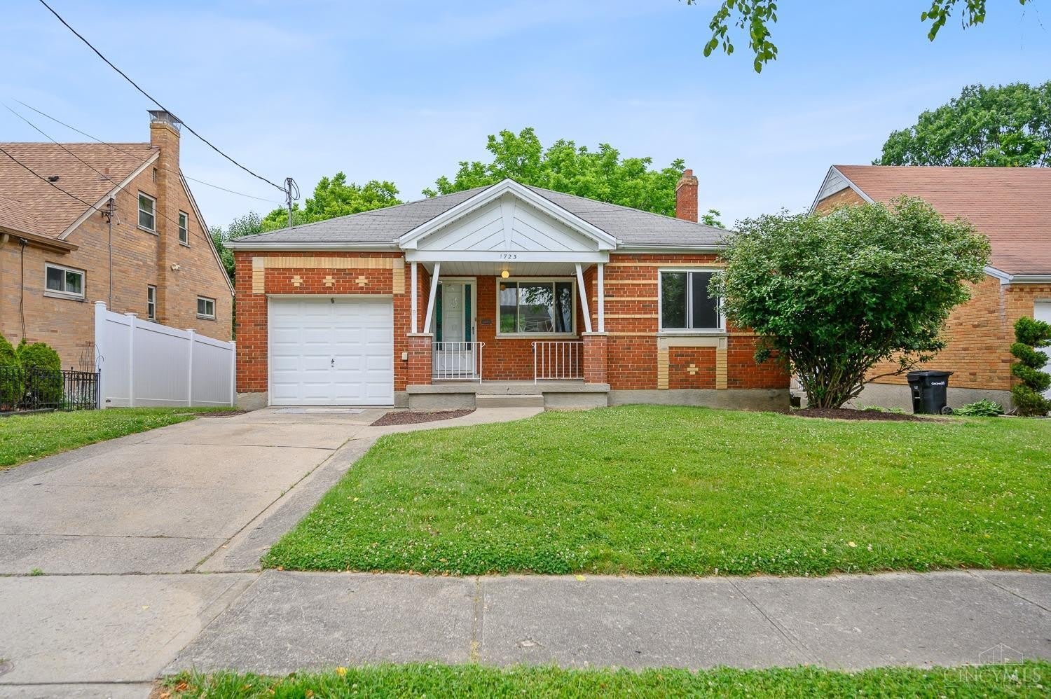 1723 Tuxworth Avenue – photo 1