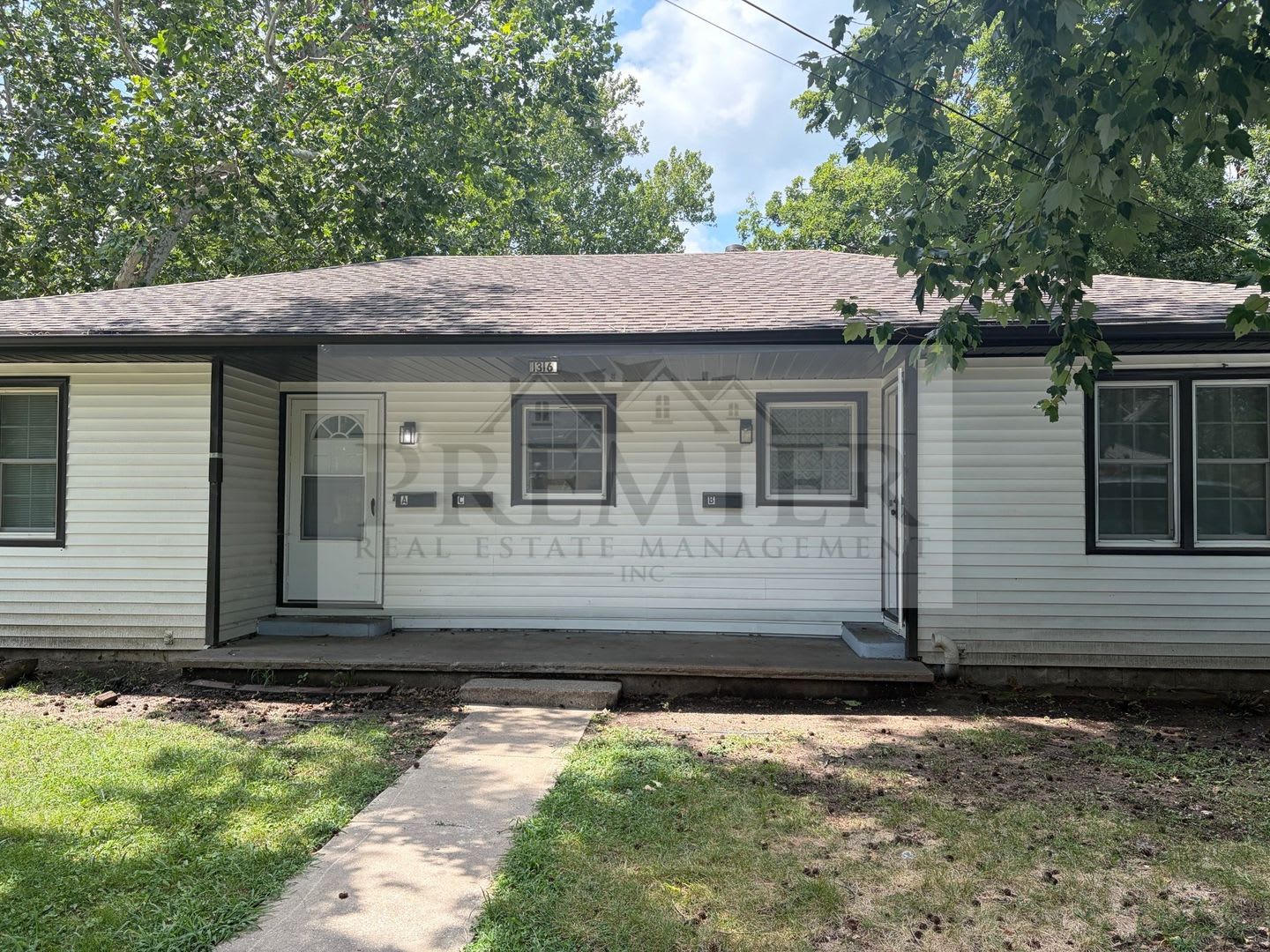 1316 N Main St Unit A Independence Mo 64050 Ranch Style Duplex 2 Beds 1 Bath Rent 1099 Deposit 1099 – photo 1