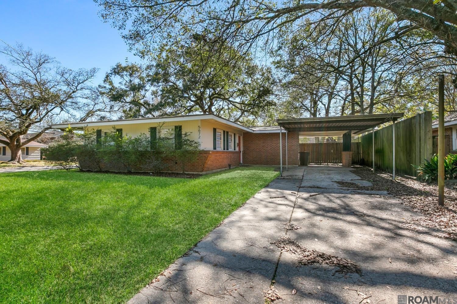 5672 George St – photo 1