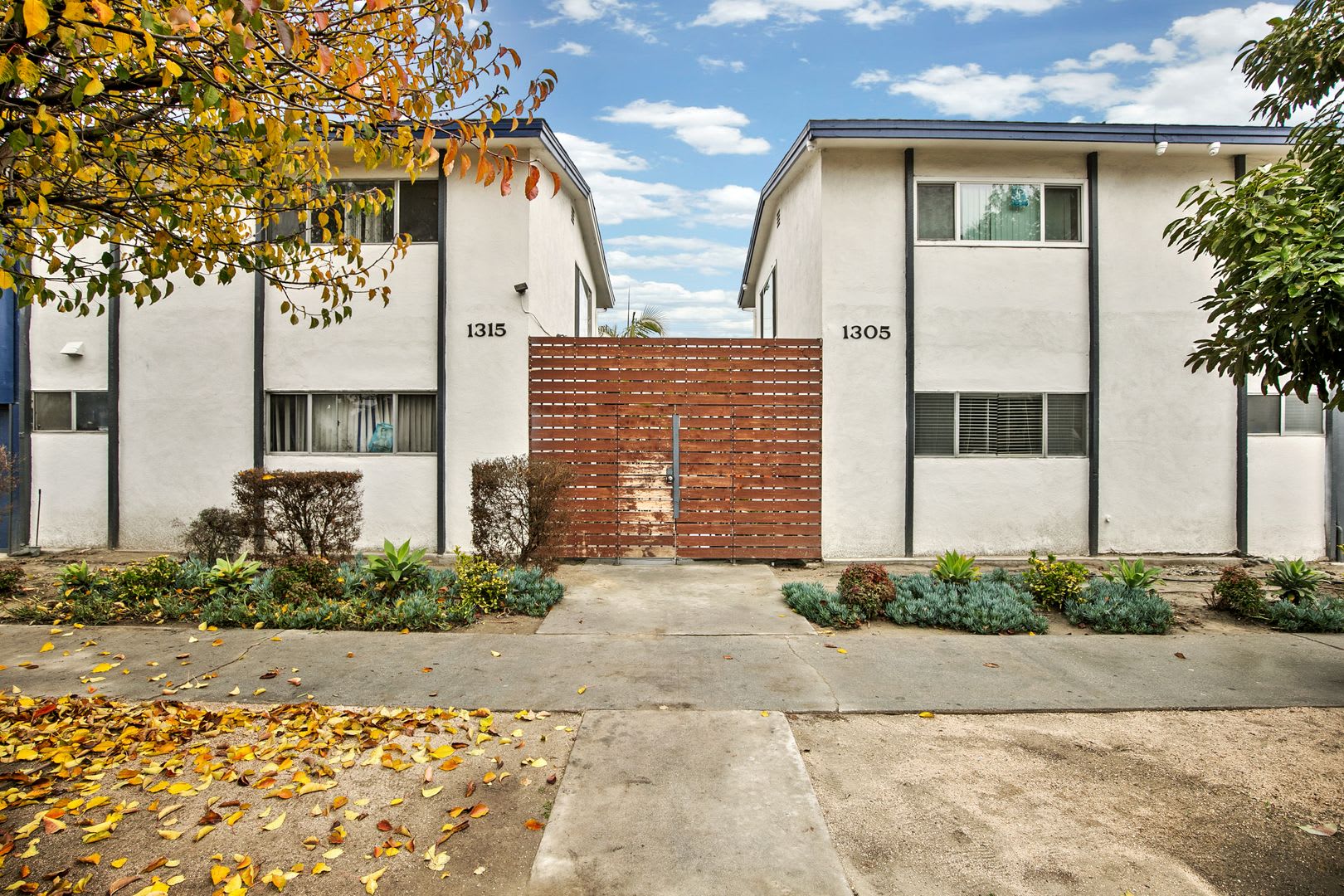 Beautiful 2 Bedroom 1 Bath Apartment Move In Ready – photo 1