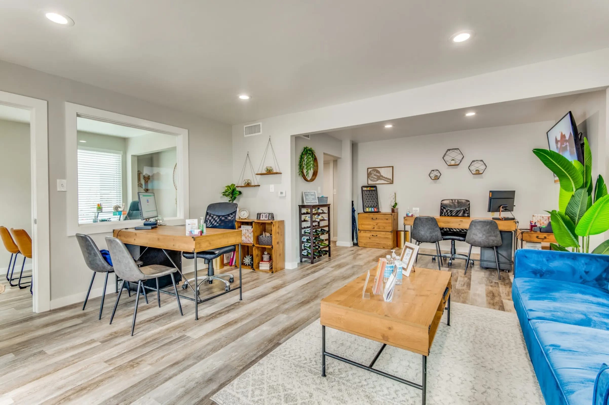 The Sherry Apartments – photo 1 of 13