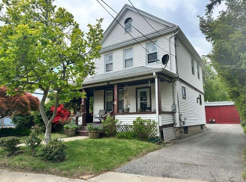 32 Herbert Avenue – photo 1 of 10