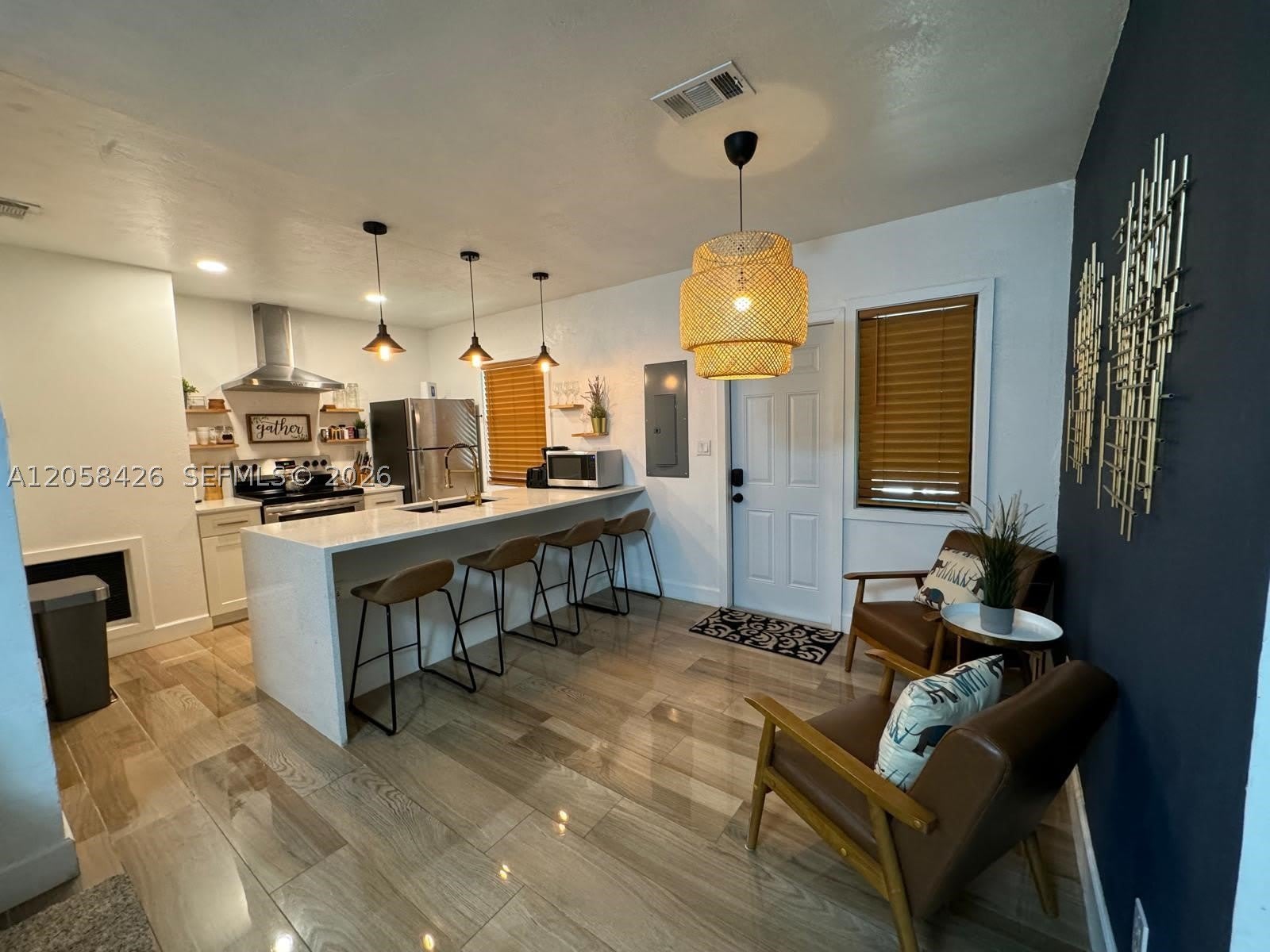 207 SW 11th St – photo 1 of 22