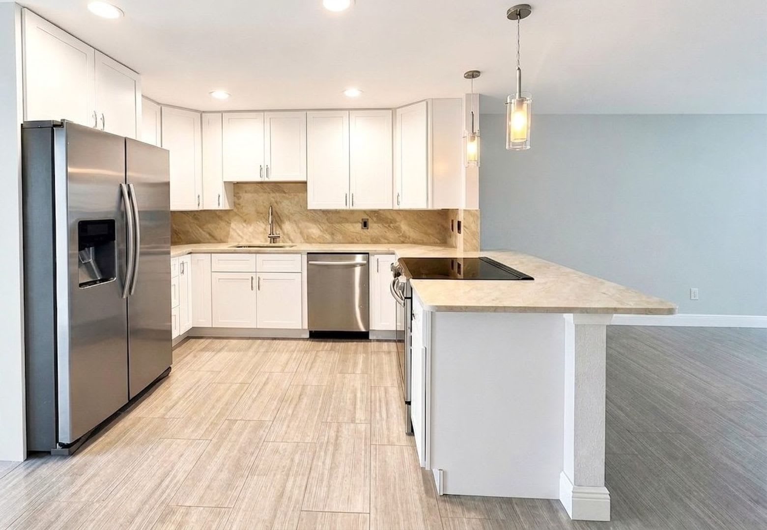 Remodeled First-Floor Condo Available Now in Naples – photo 1