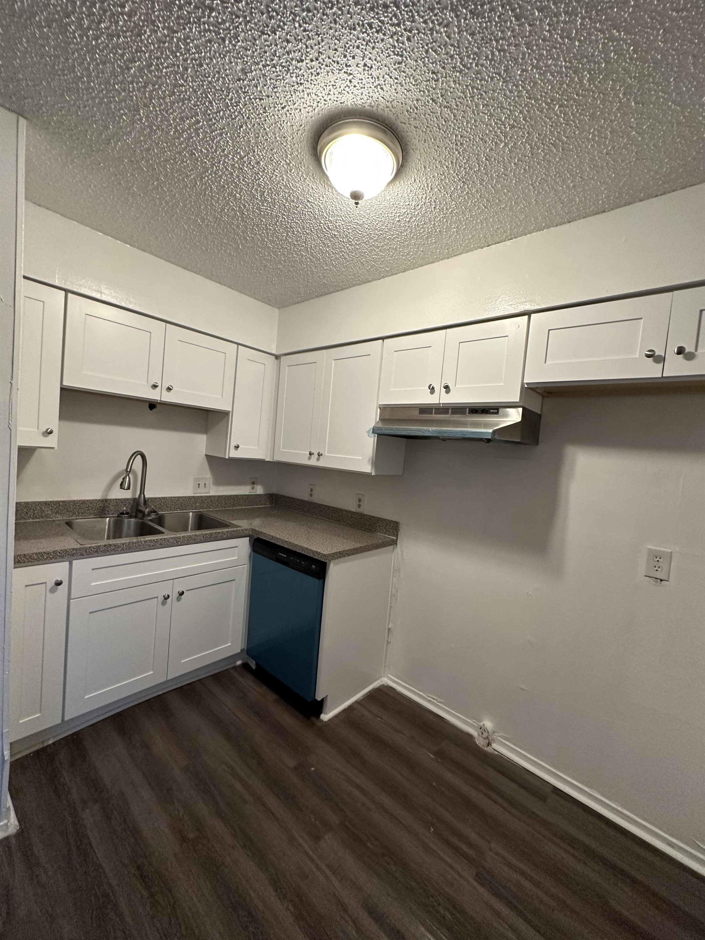 1057 Harold Drive – photo 1