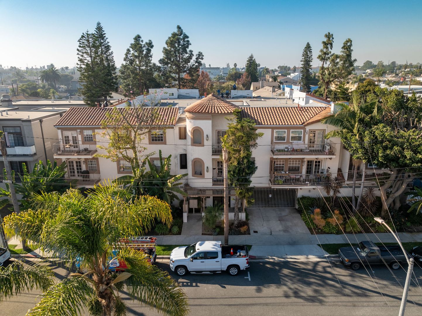 Now Leasing: Unit 203 at 1145 Roswell Ave, Long Beach, CA – photo 1