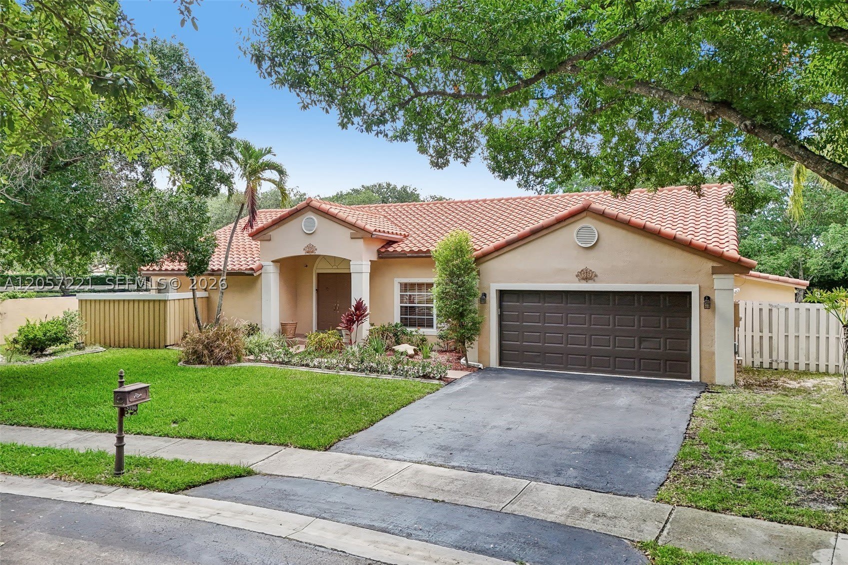 13100 NW 11th Dr – photo 1