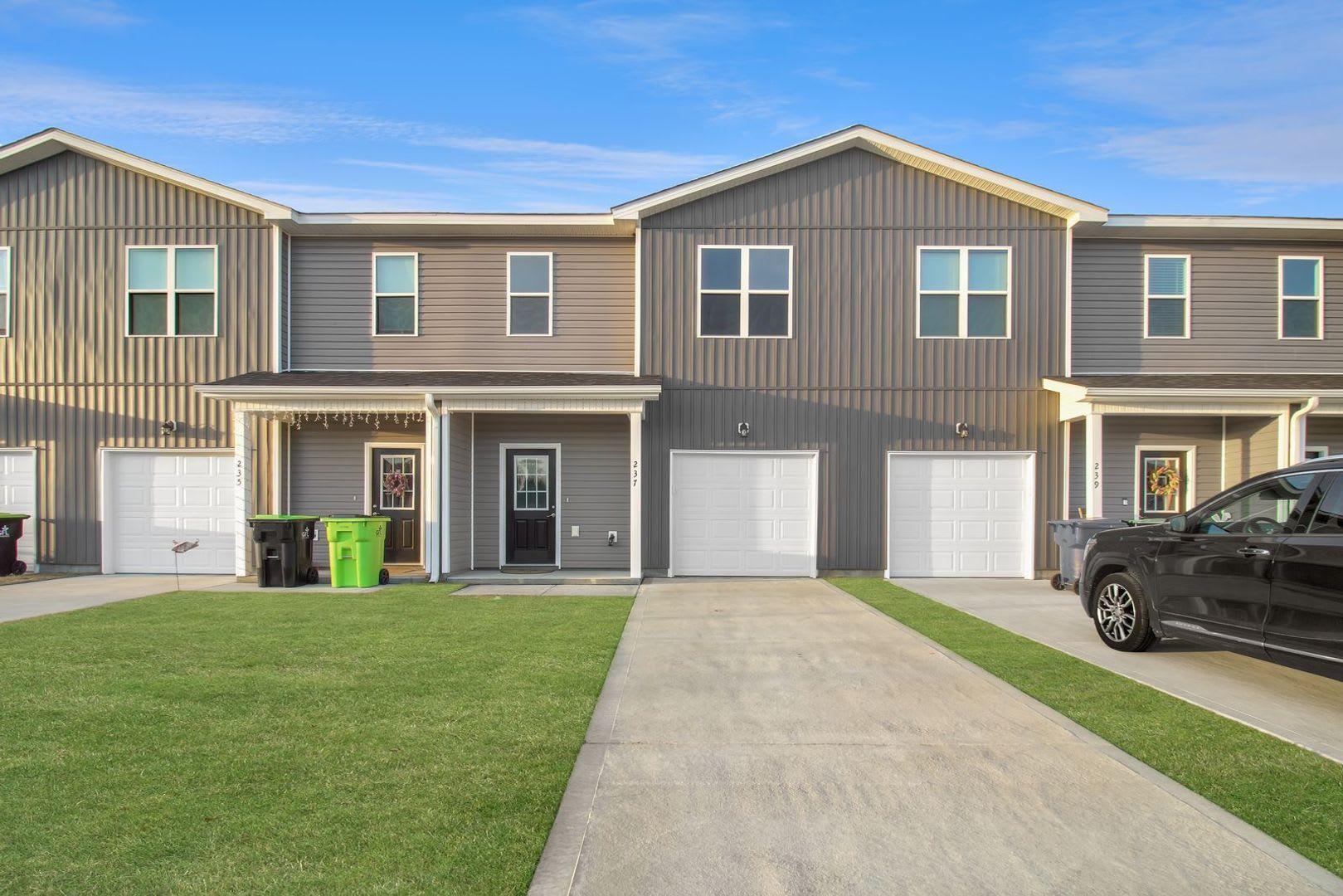 Newer Construction, 3 Bedroom Townhome! – photo 1 of 13