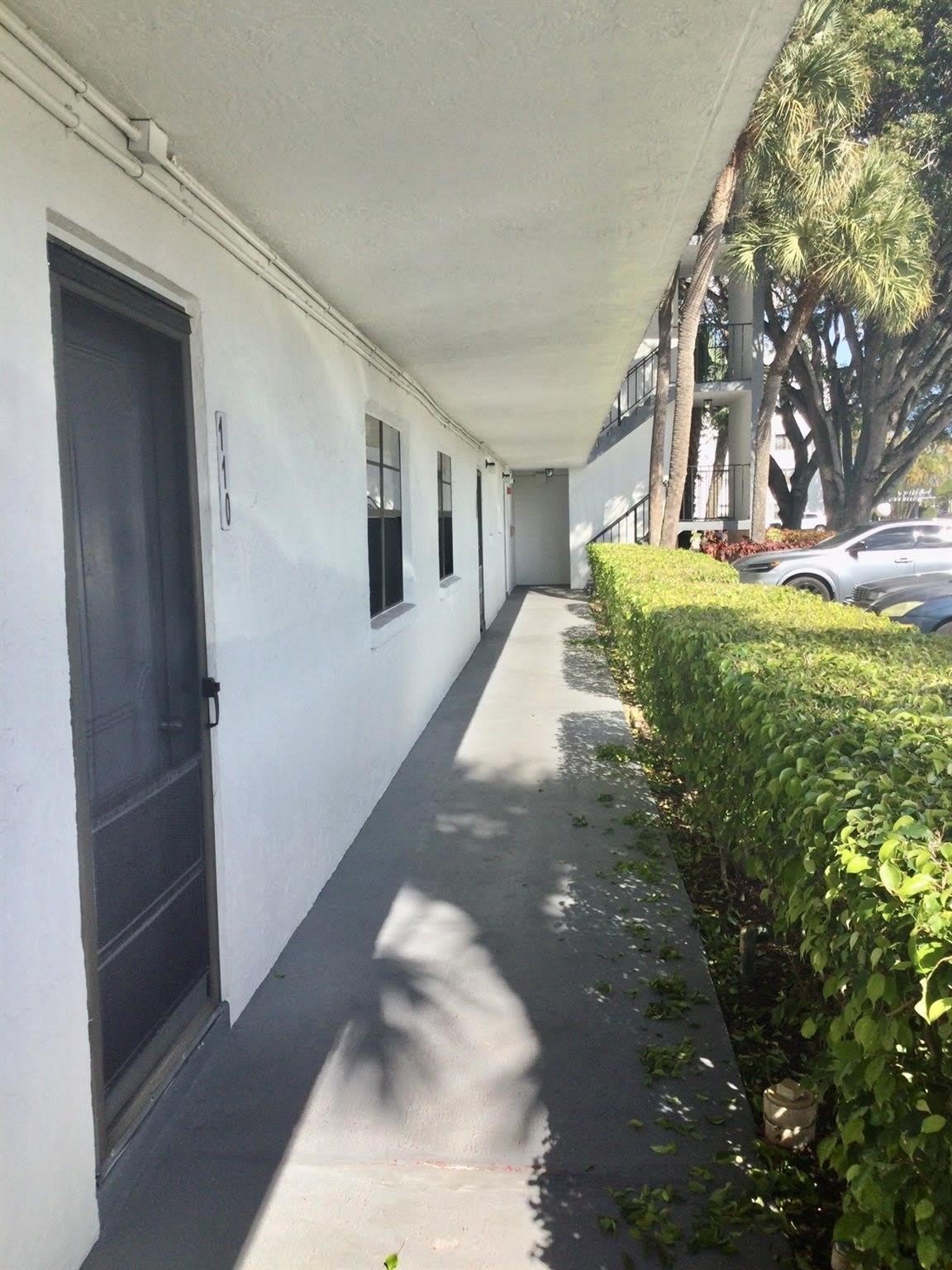 9233 Sw 8Th Street – photo 1