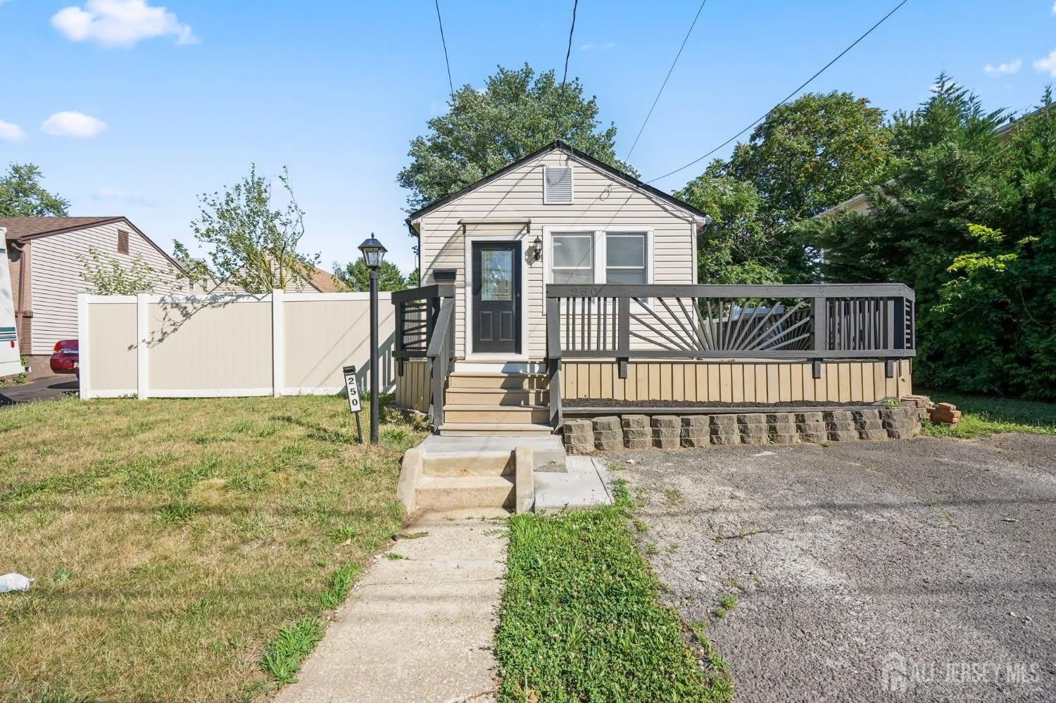 250 Brookside Avenue – photo 1 of 26