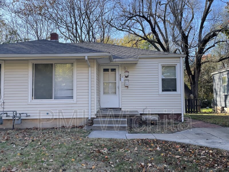 2323 S Belmont St – photo 1