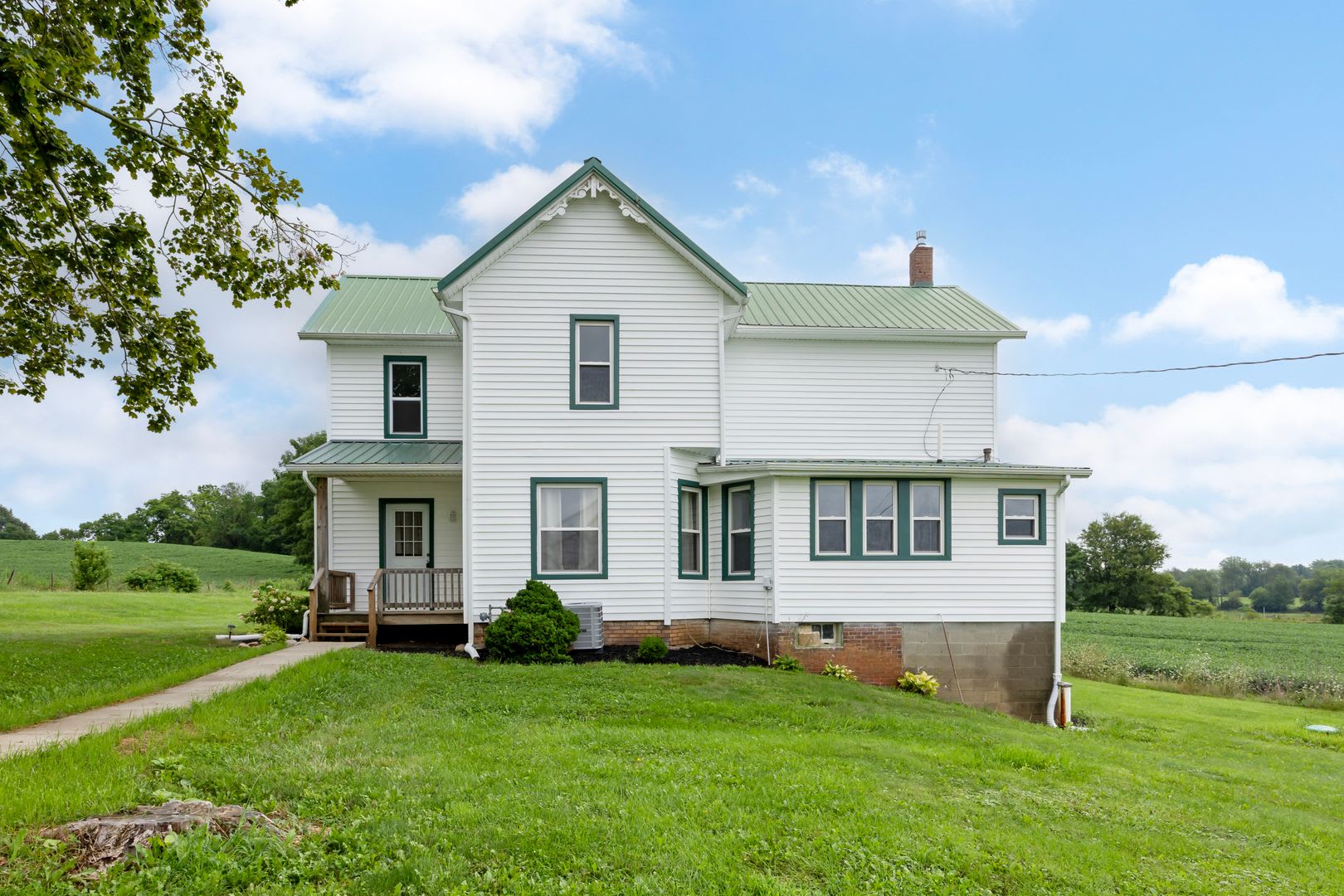 Three bedroom home – photo 1 of 30