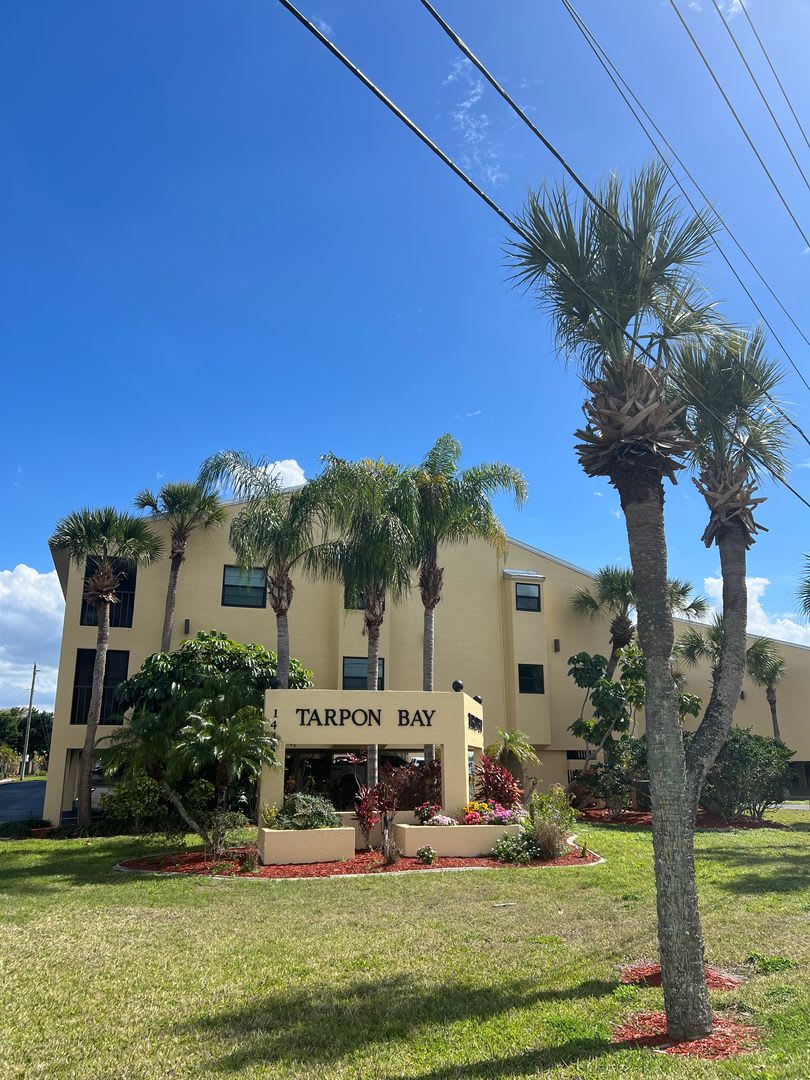 Located on the Myakka River in El Jo Bean 2nd floor – photo 1