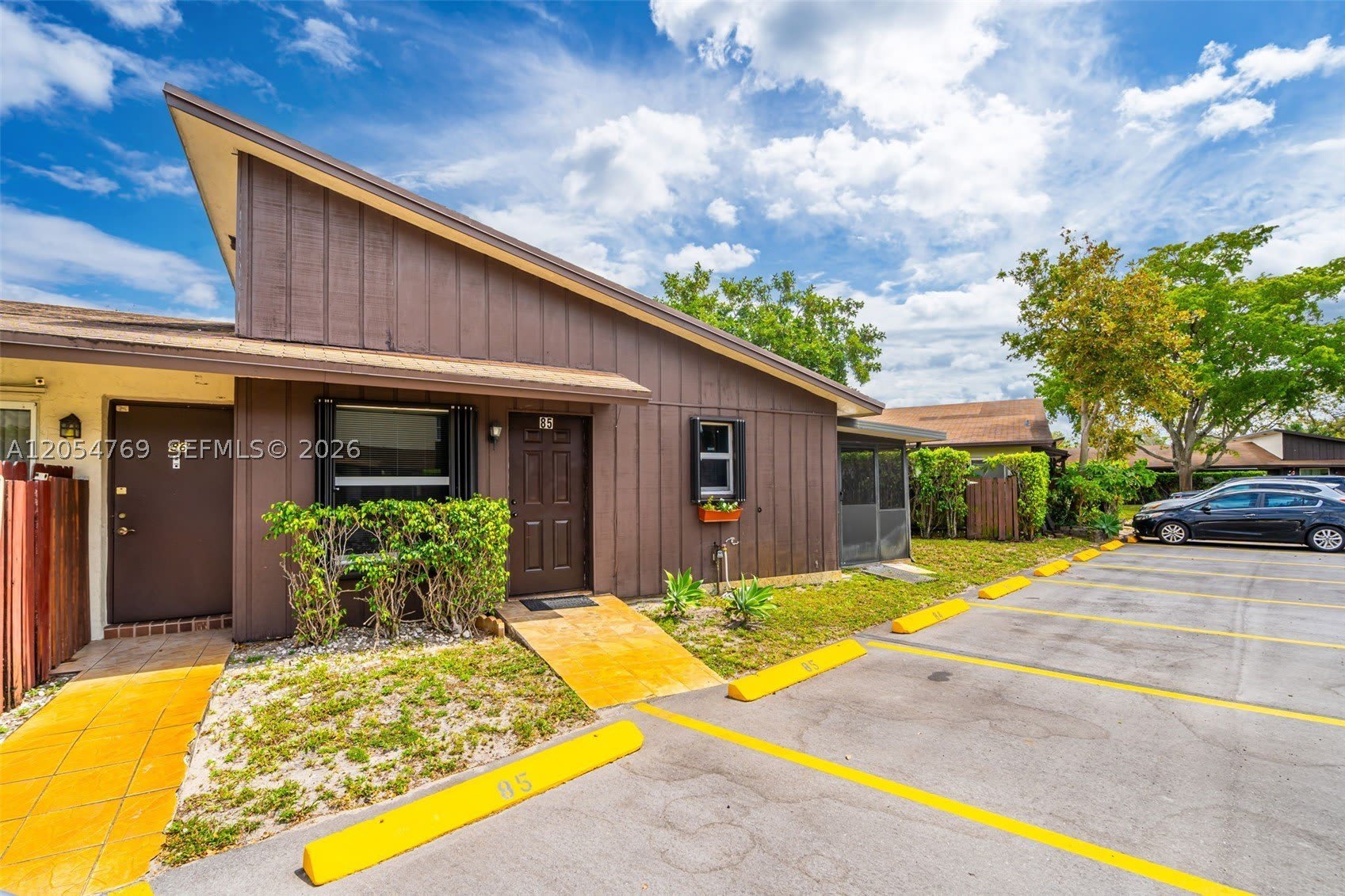 3201 NW 4th Ter – photo 1