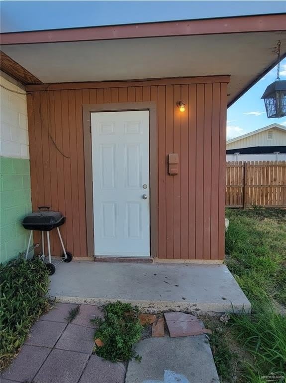1012 N Glasscock Road – photo 1 of 3