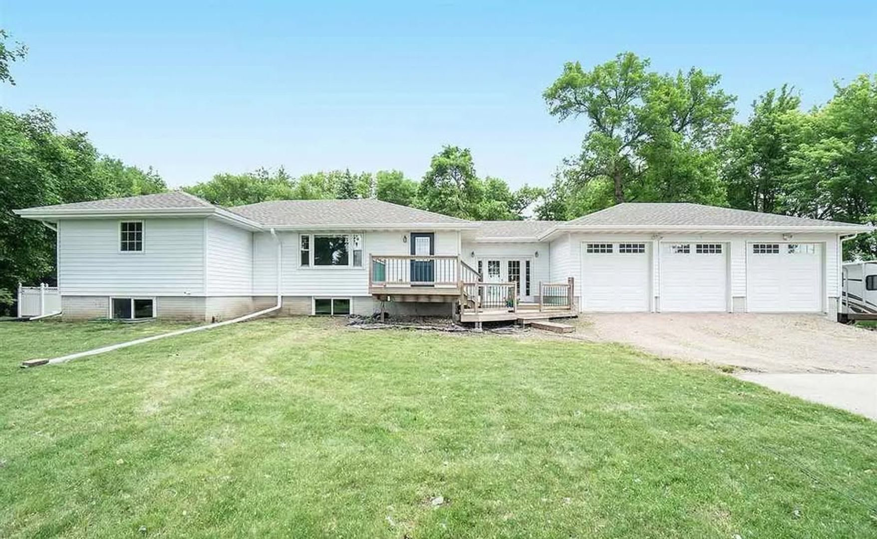 27097 Cliff Ave. Sioux Falls, SD – photo 1