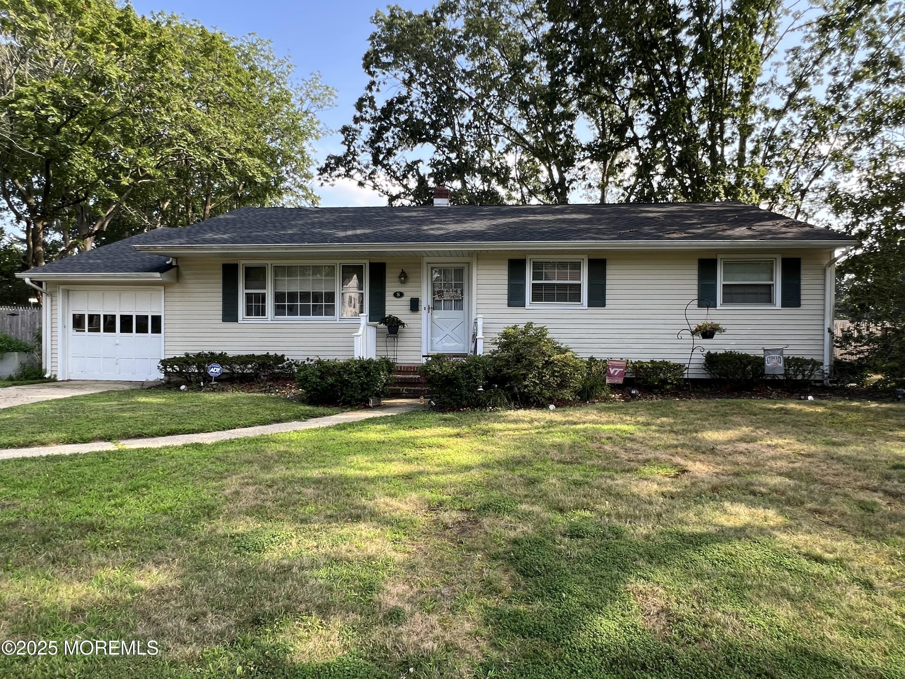 8 Corey Drive – photo 1