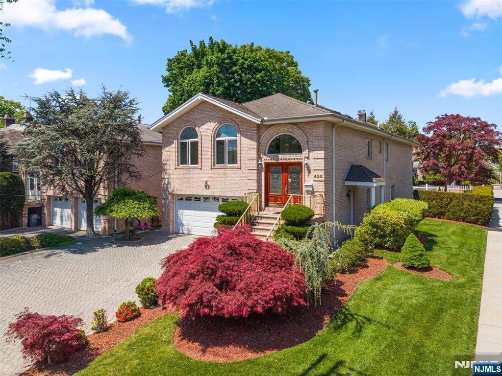 499 Morse Avenue – photo 1 of 45