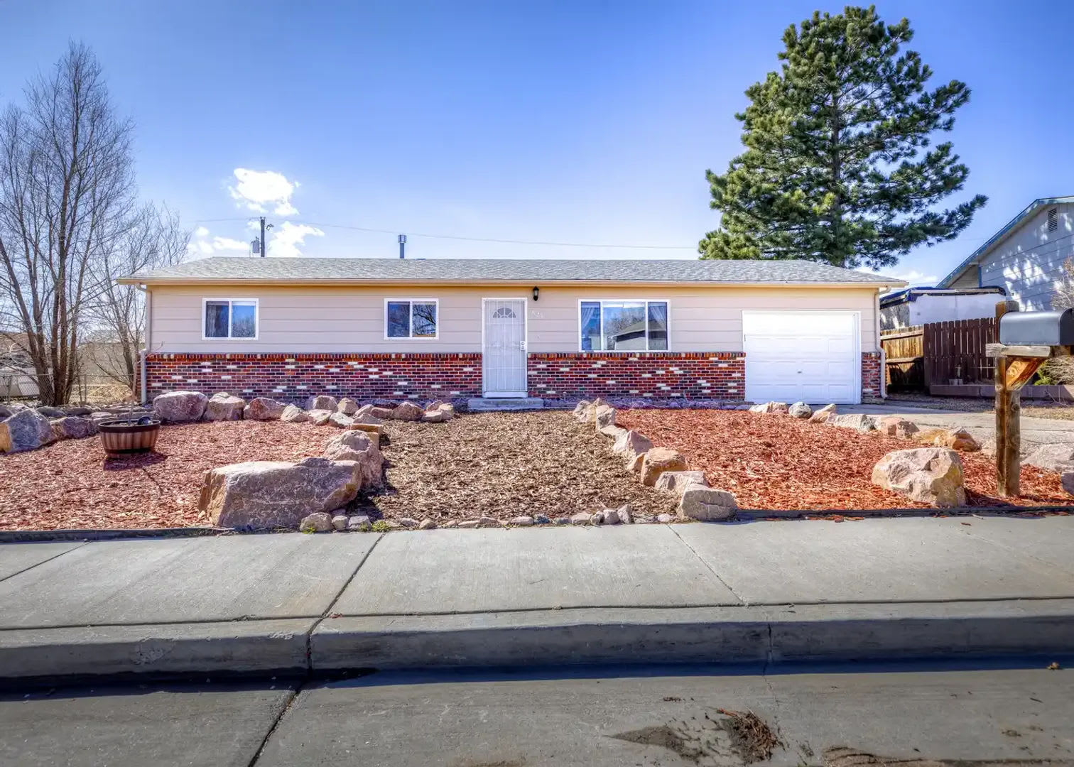 3 Bedroom 1 Bath In Cheyenne Mountain Area – photo 1 of 66