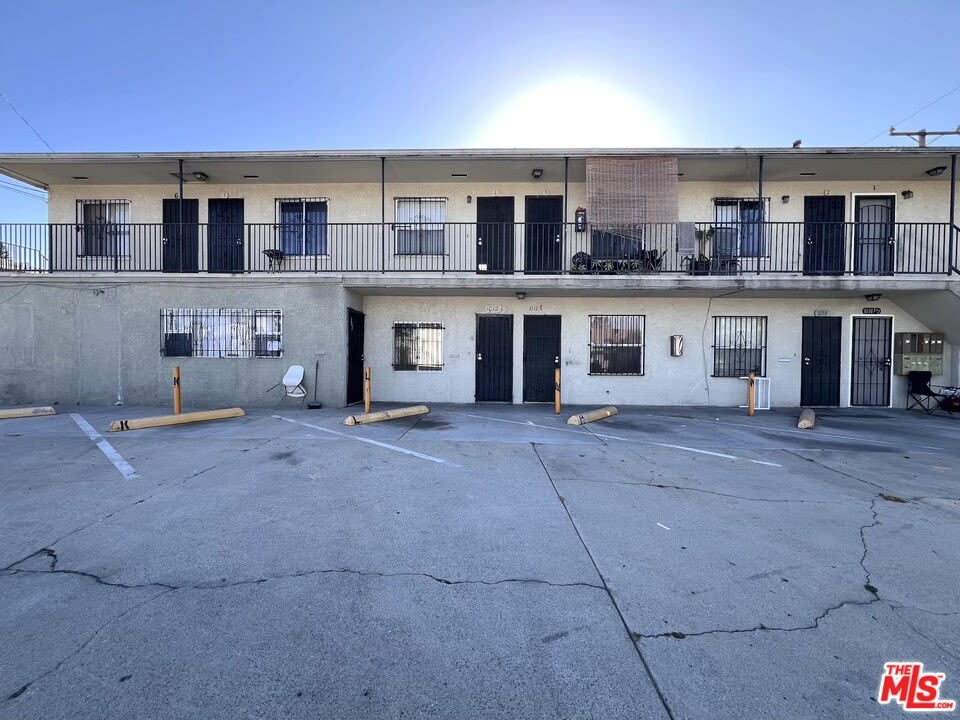 1016 W 109th Pl – photo 1 of 15