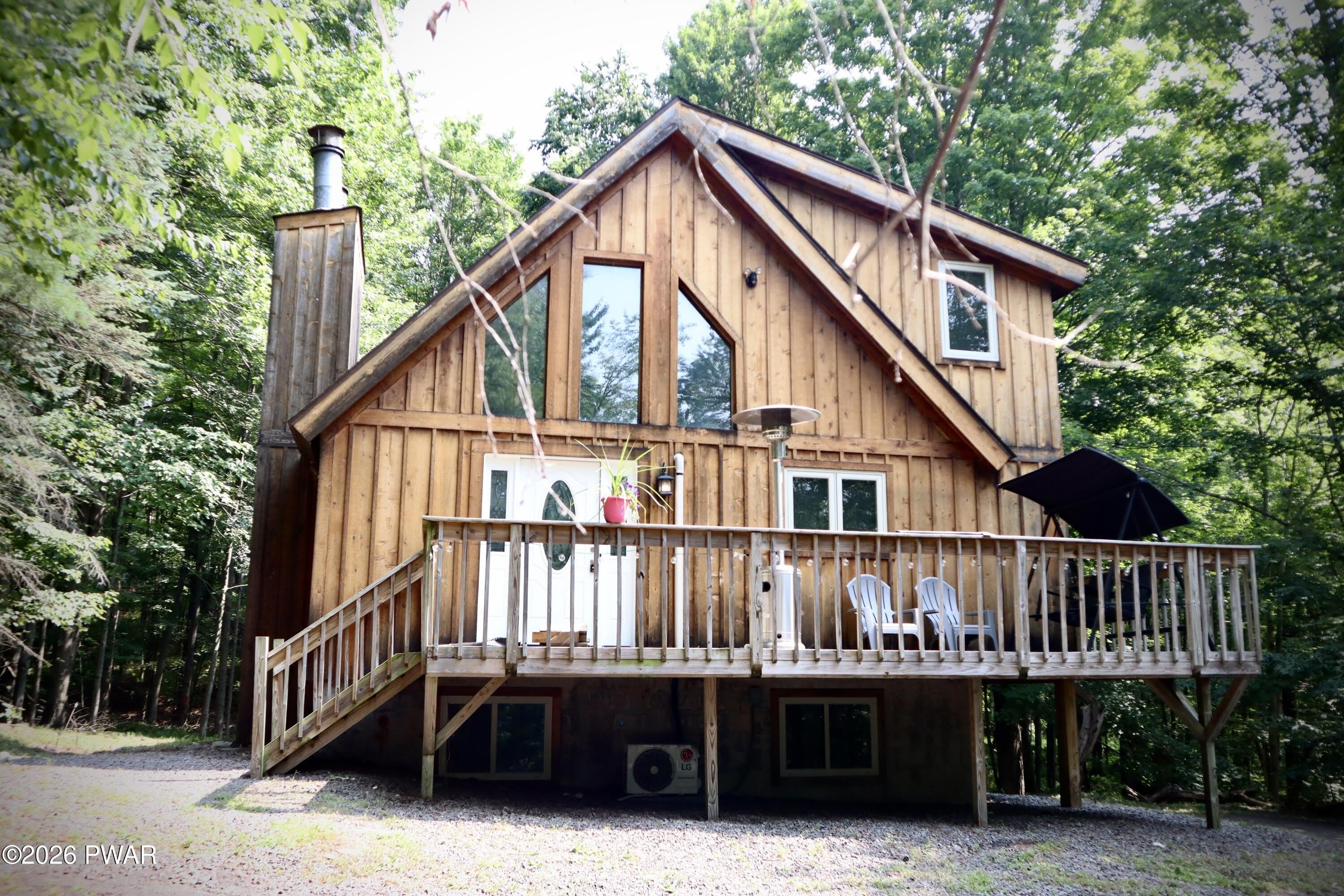 549 Lakeview Drive E – photo 1 of 33
