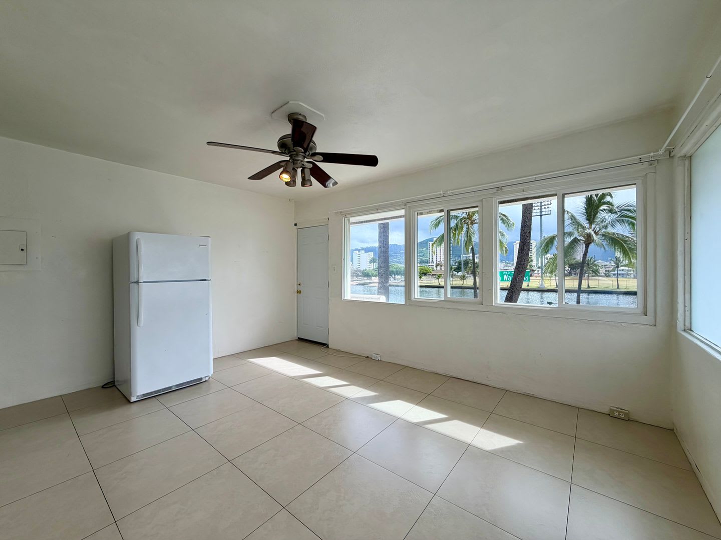 Waikiki Studio Upgraded 0 Bed 1 Bath Next To Ala Wai – photo 1