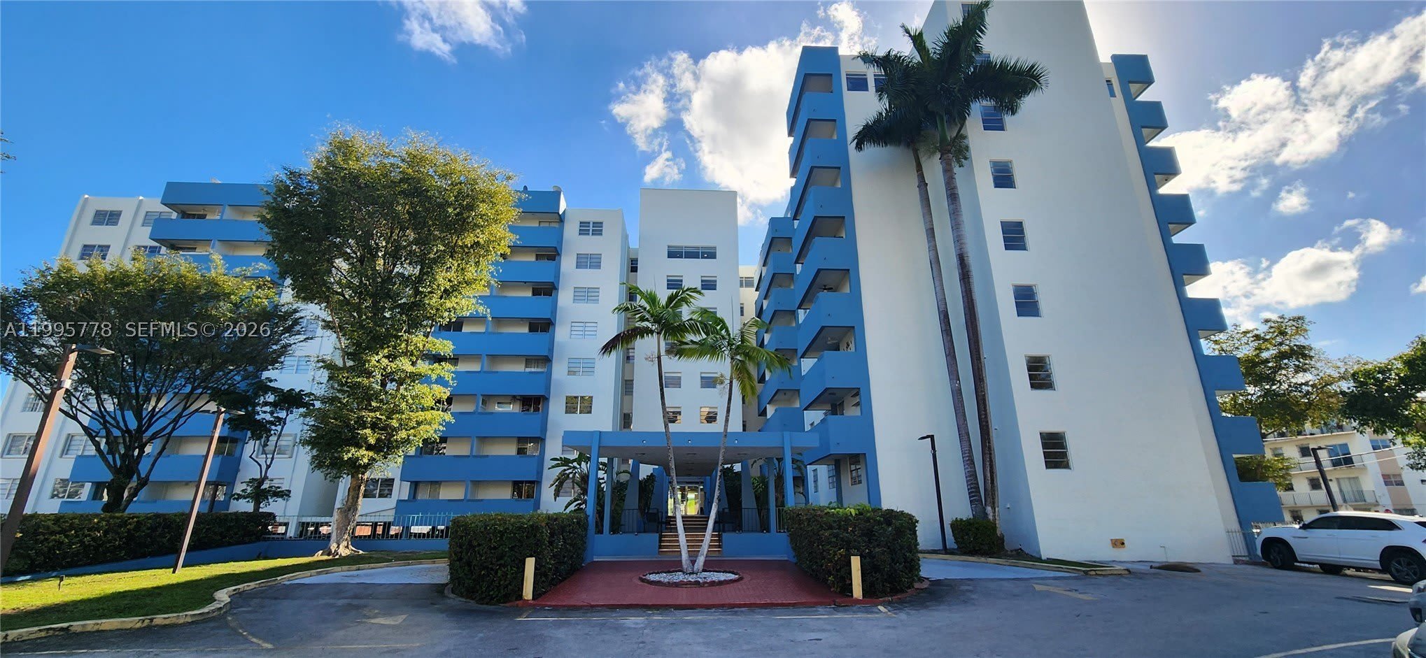 5050 NW 7th St – photo 1