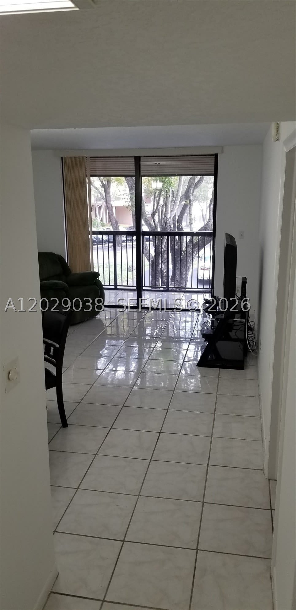 14201 N Kendall Dr – photo 1 of 74