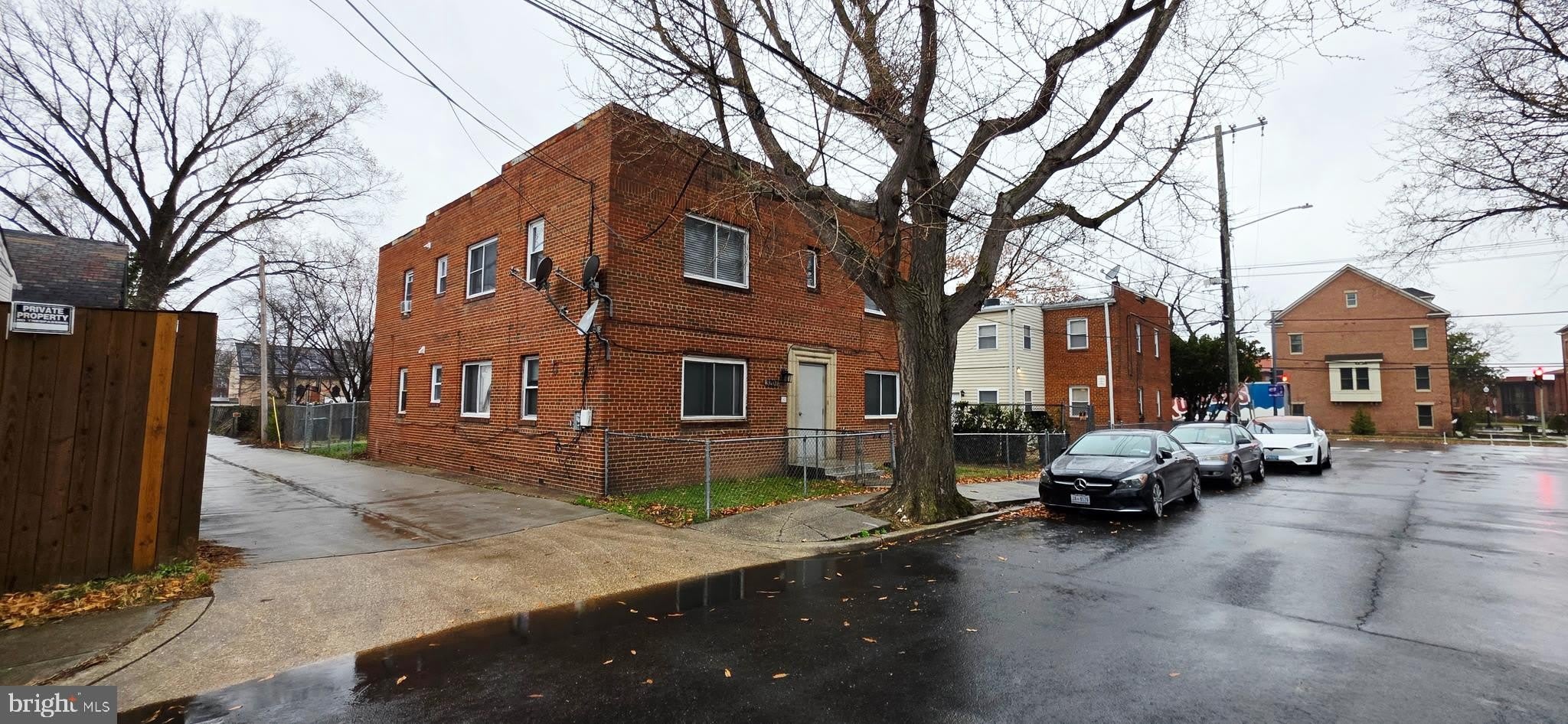 3207 11TH PL SE – photo 1