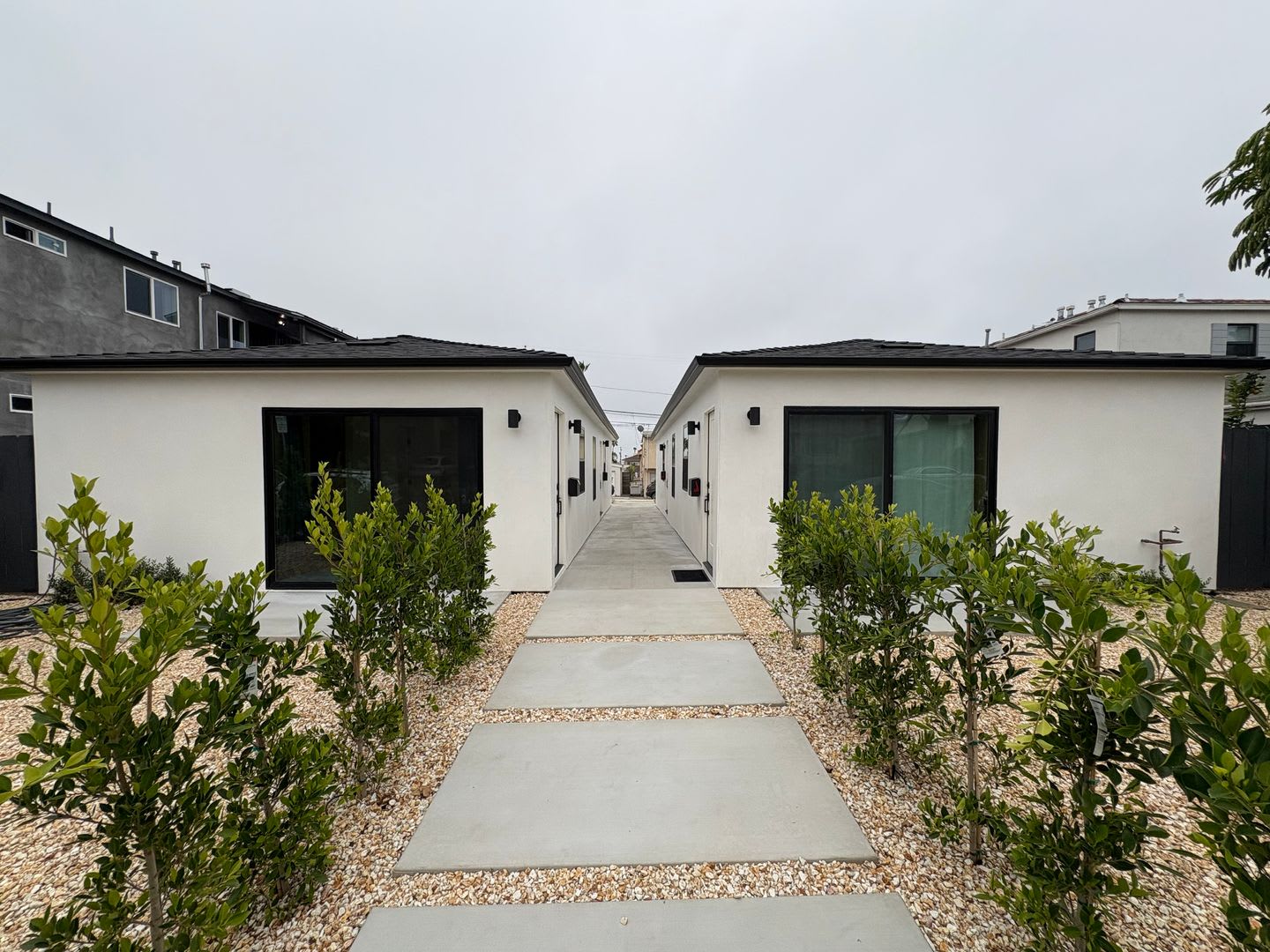 Newly Remodeled 2 Bed 1 Bath Unit in PB – photo 1