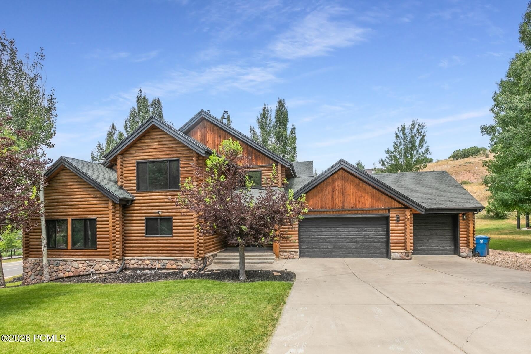 8766 N Daybreaker Drive – photo 1 of 34