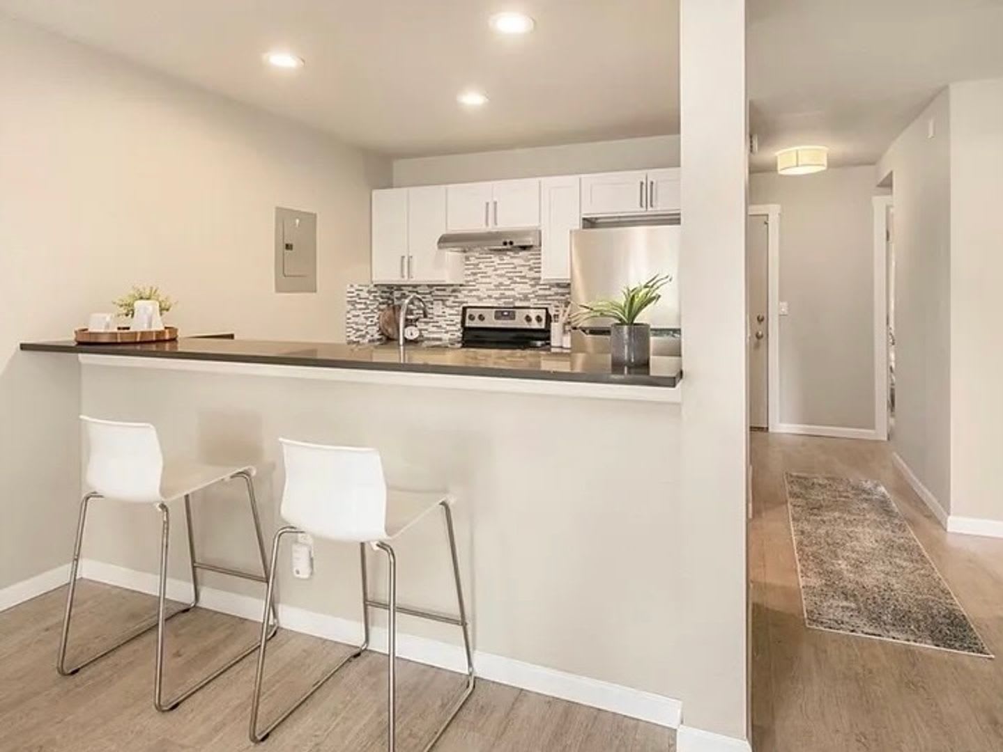 Condo Near Sea Tac – photo 1 of 166