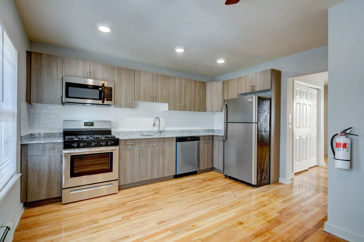 Franklin Manor Apartments – photo 1 of 11