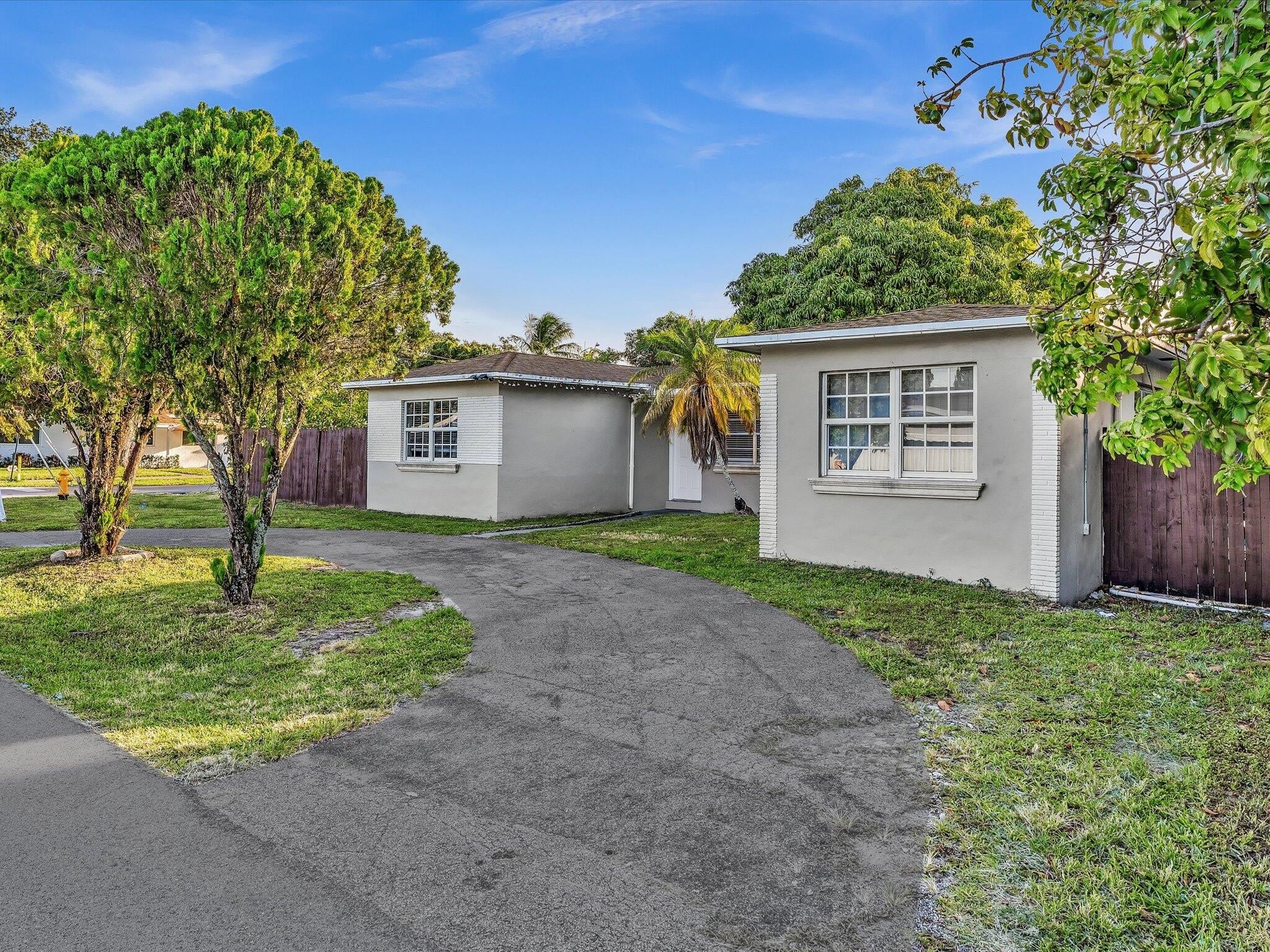 700 Sw 5Th Court – photo 1