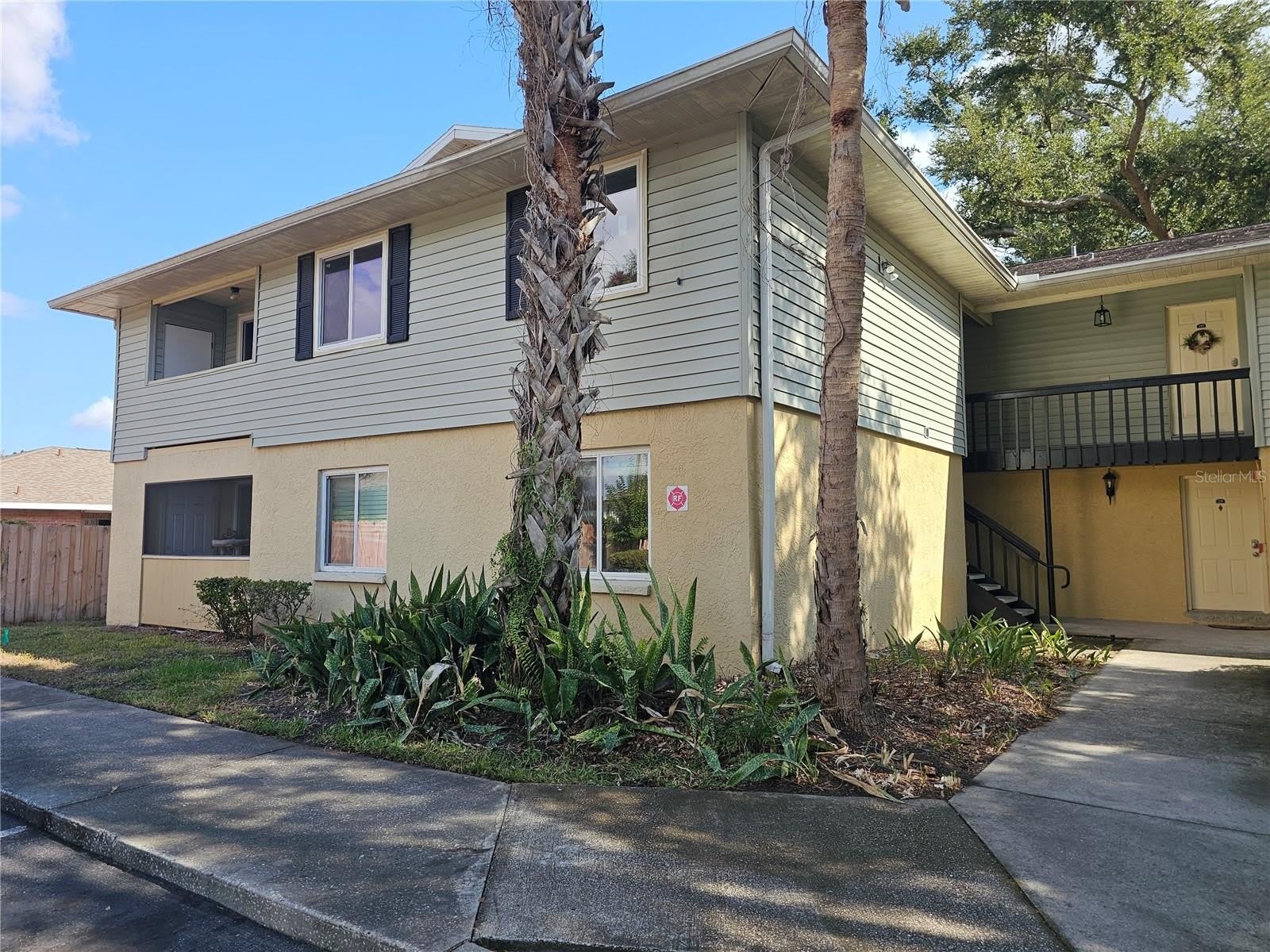 247 THORN TREE Place – photo 1