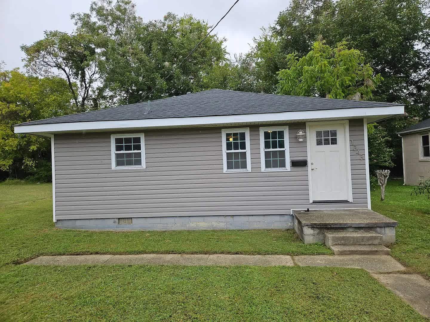 1343 Hinton St – photo 1
