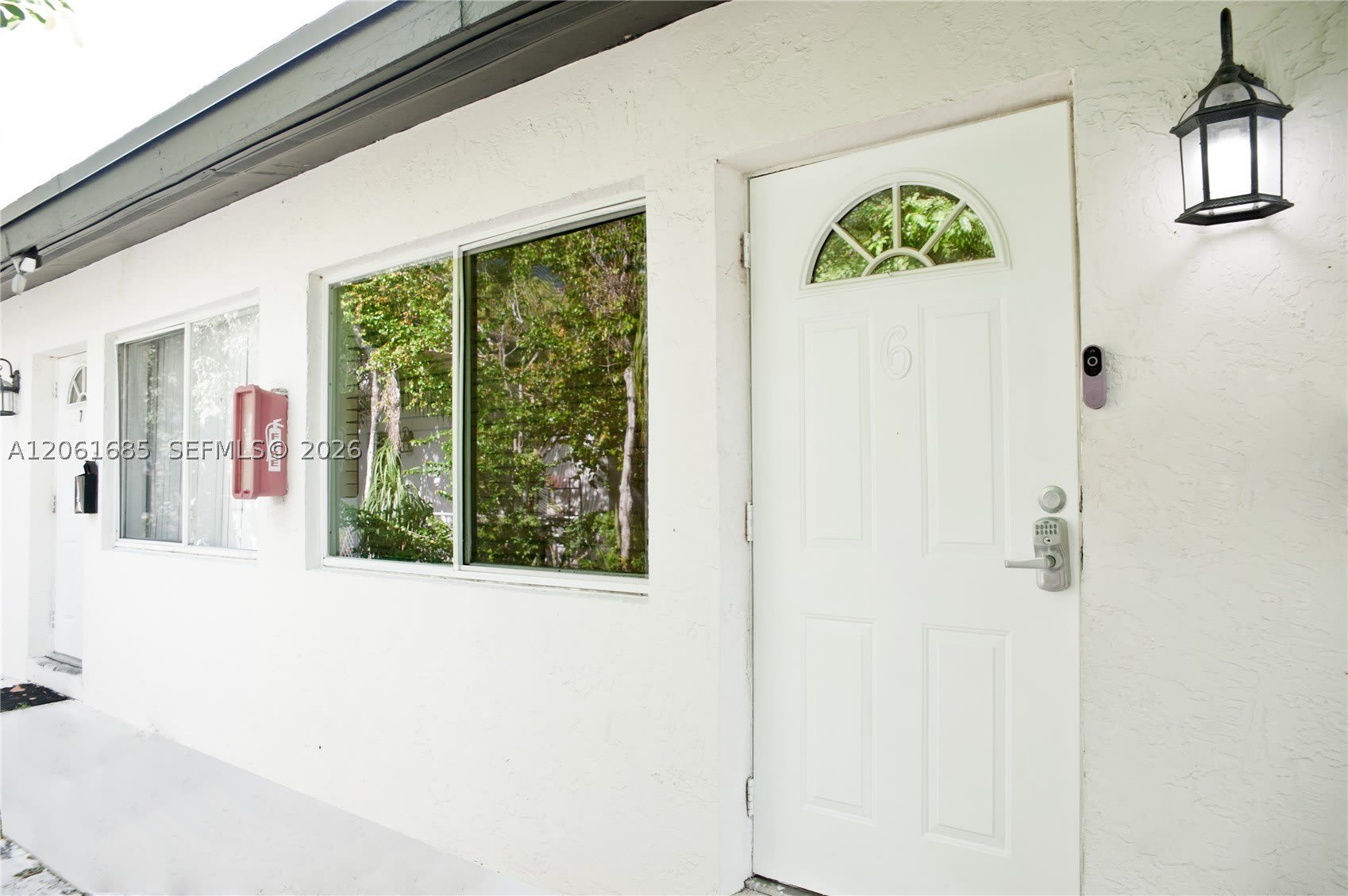 304 SE 9th Ct – photo 1