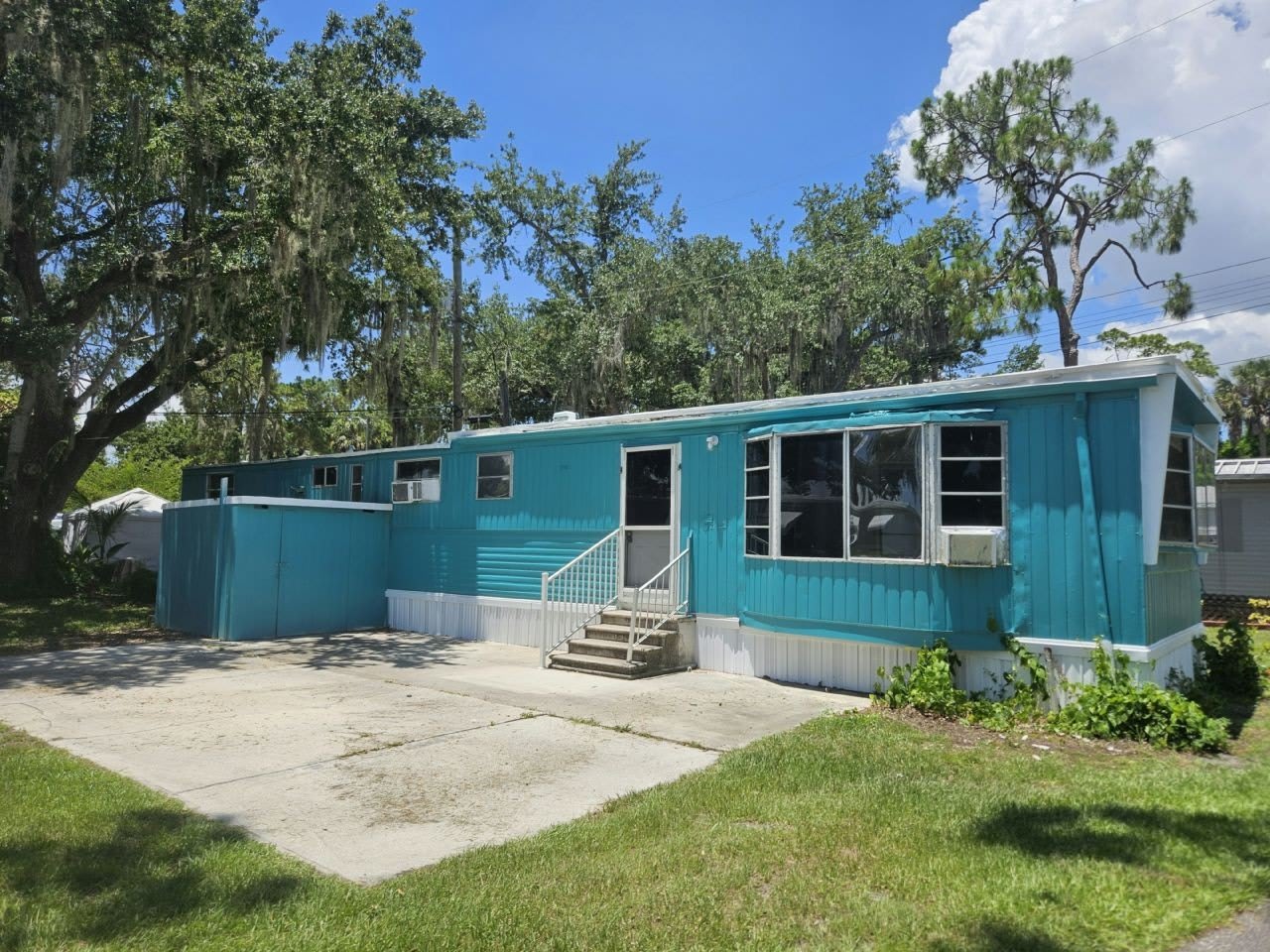 4360 Hitzing Ave – photo 1 of 8