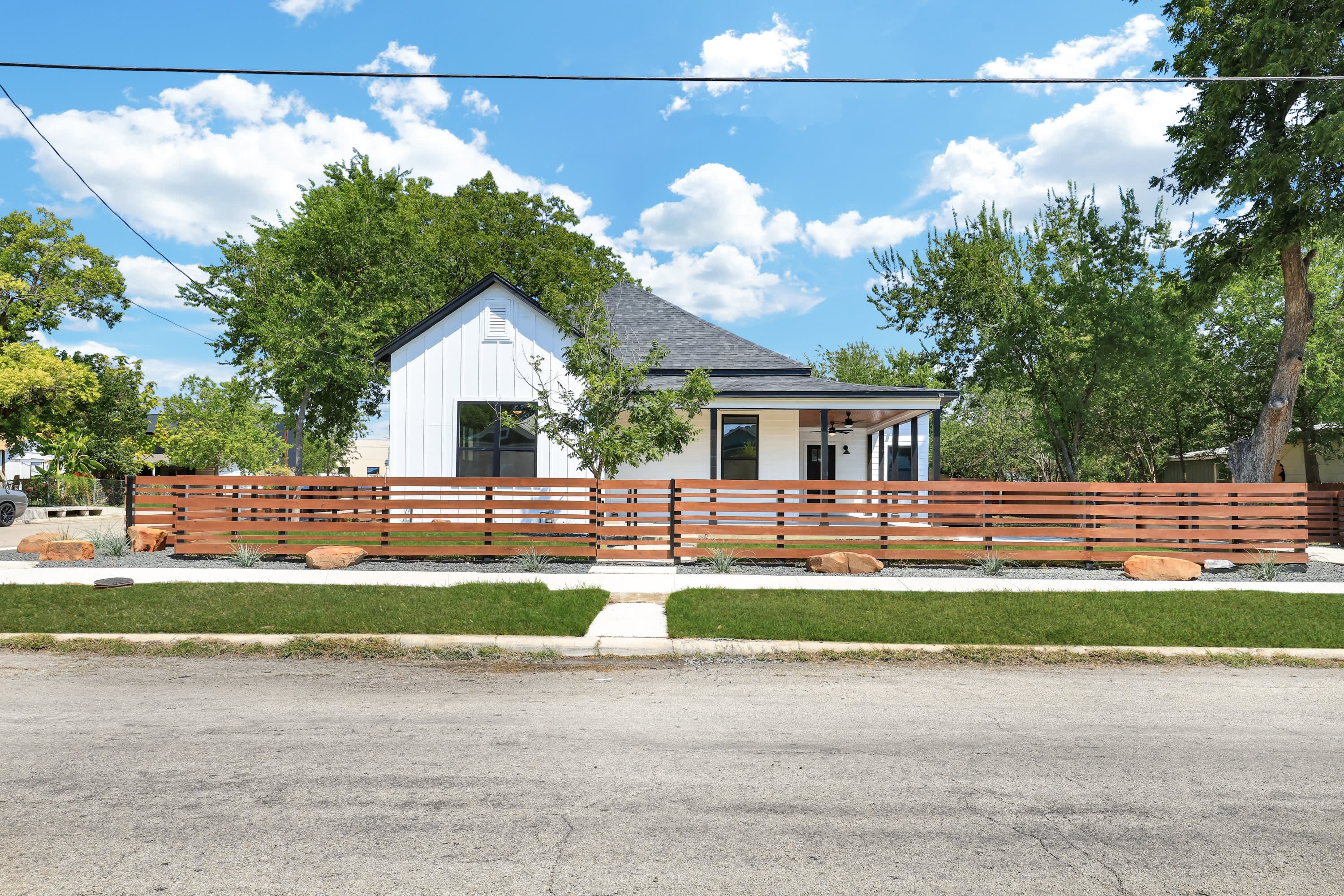 2425 Monterey Street – photo 1